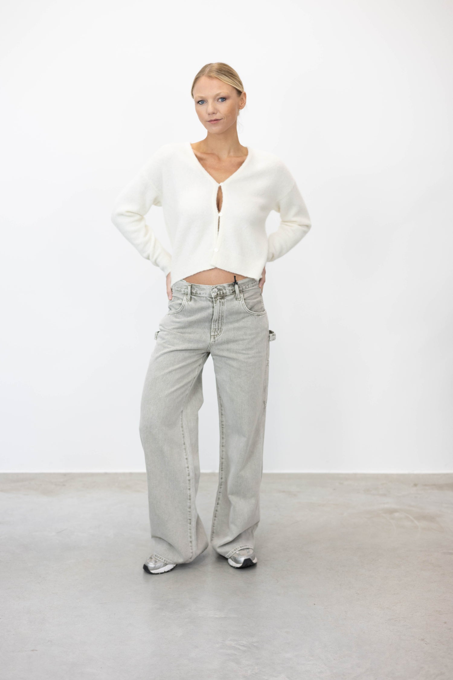 ALODIE V-NECK CROPPED CARDIGAN KNIT ONE&OTHER 
