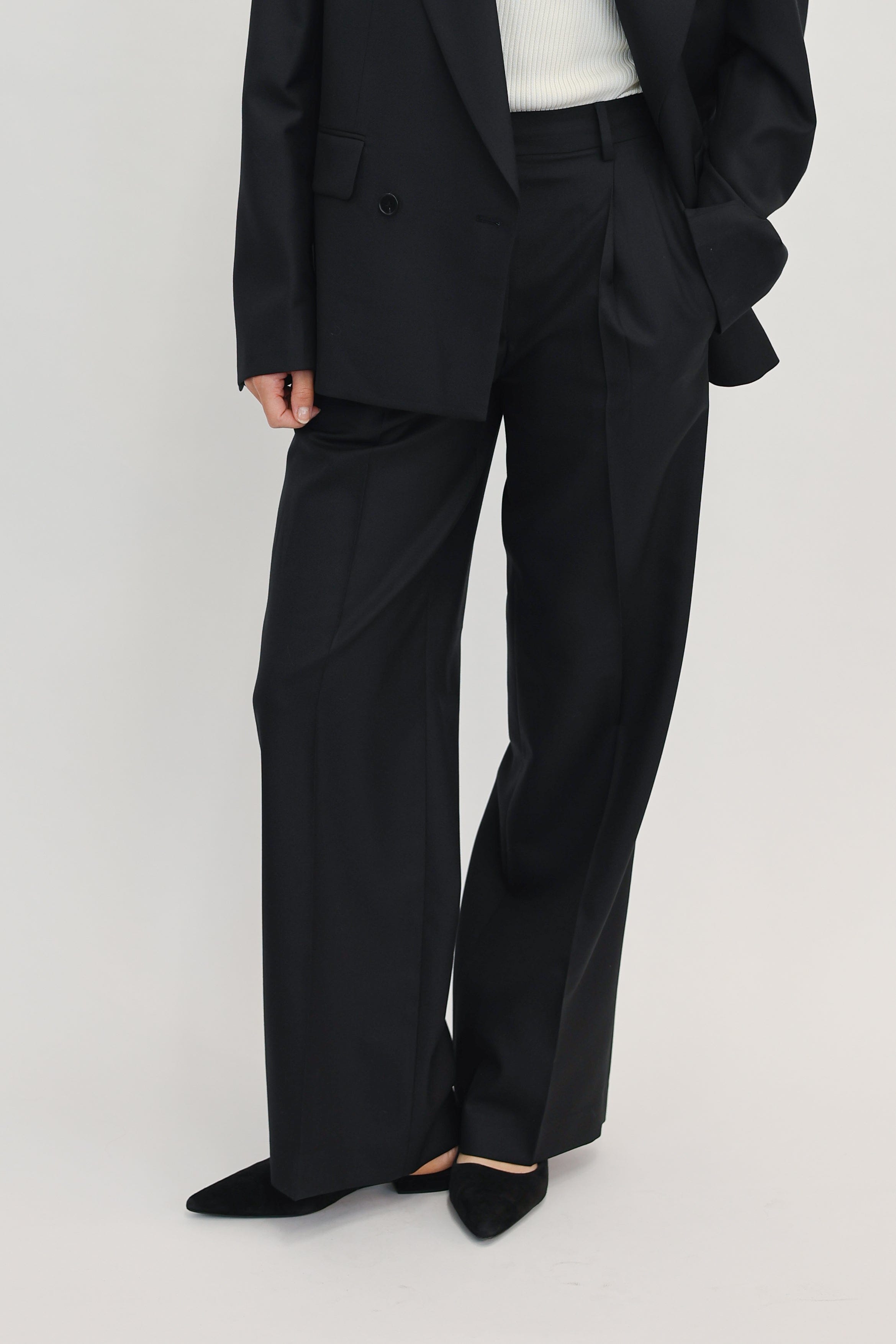 TRULY PANTS IN BLACK PANTS ONE&OTHER