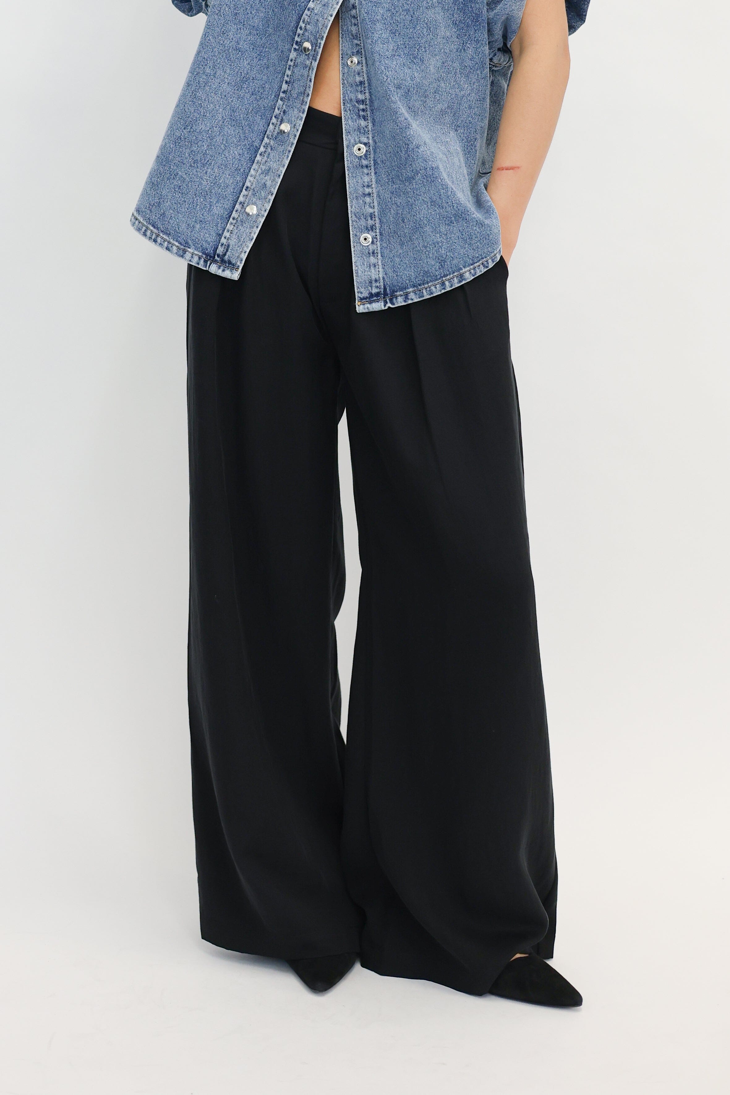 CLEVA PANTS IN BLACK PANTS ONE&OTHER