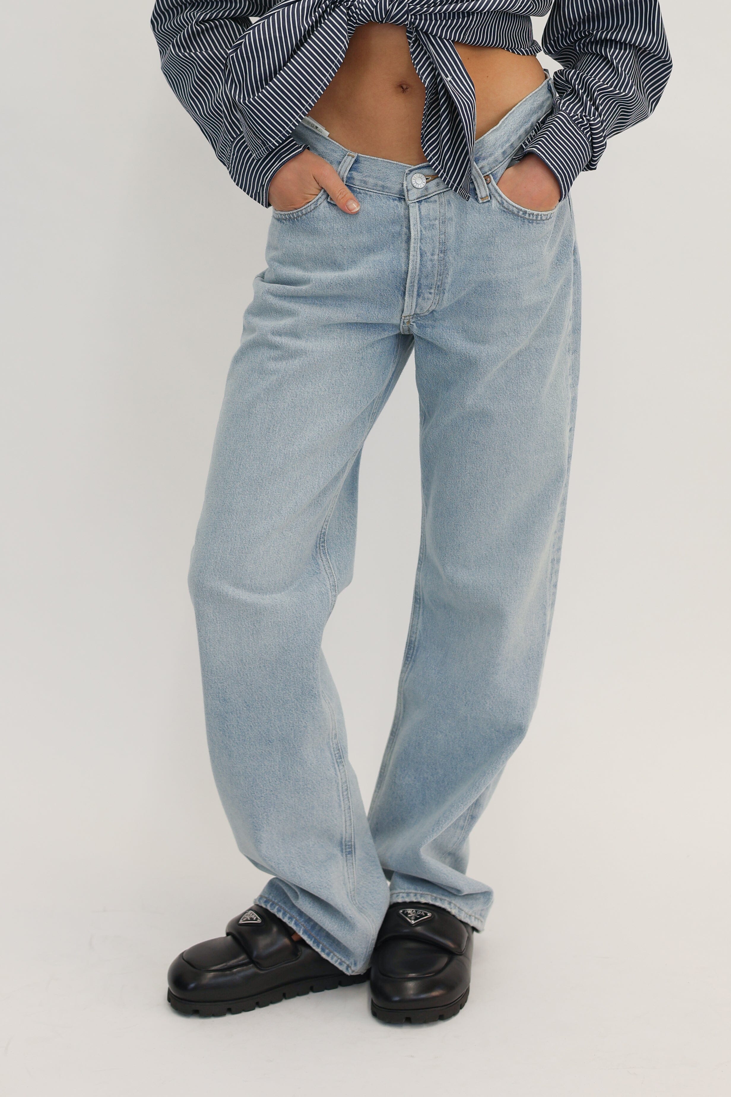 KELLY V-WAIST STRAIGHT JEANS IN REPLICA JEANS AGOLDE