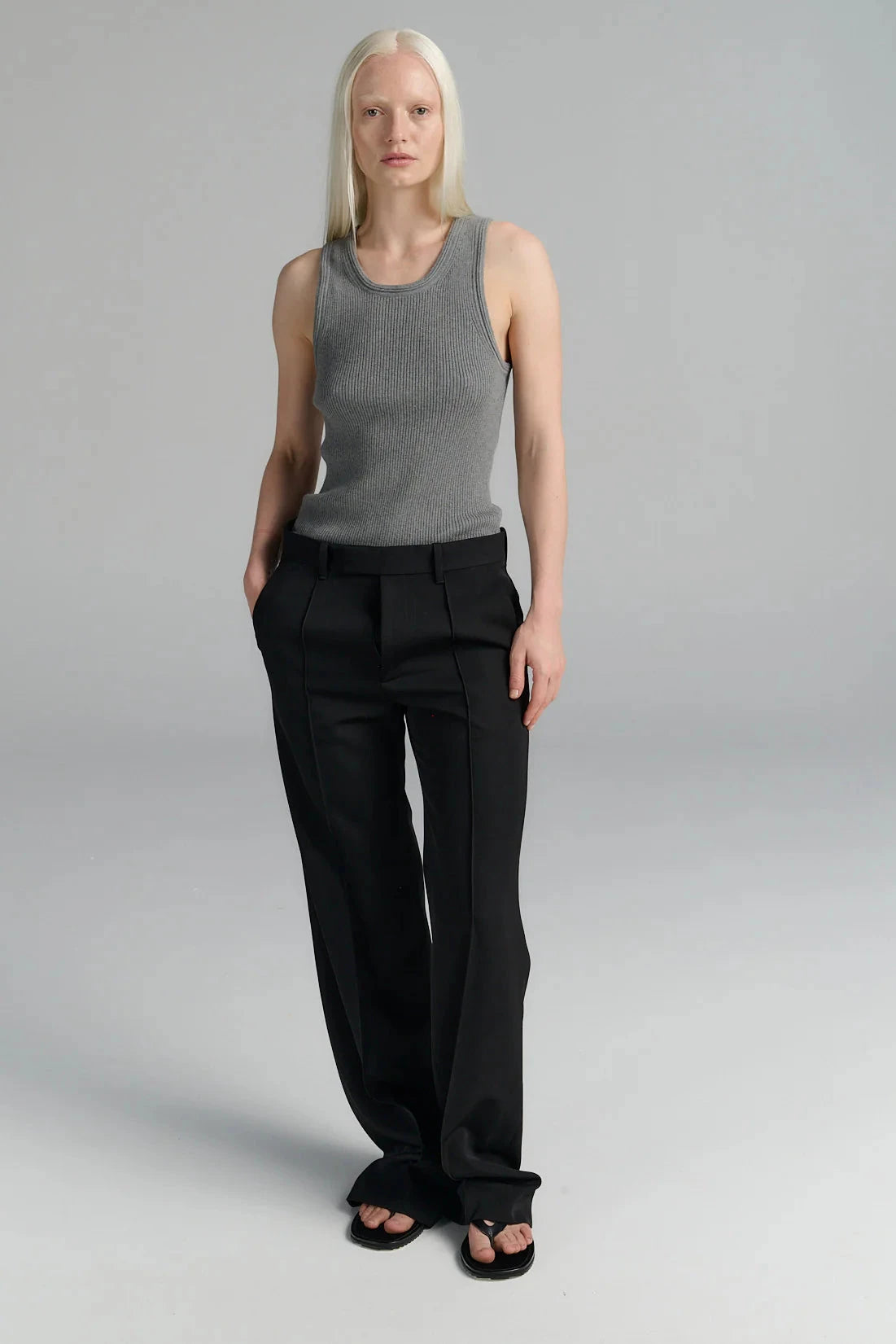 RIBBED TANK IN MID GREY TANK TOP RHEA