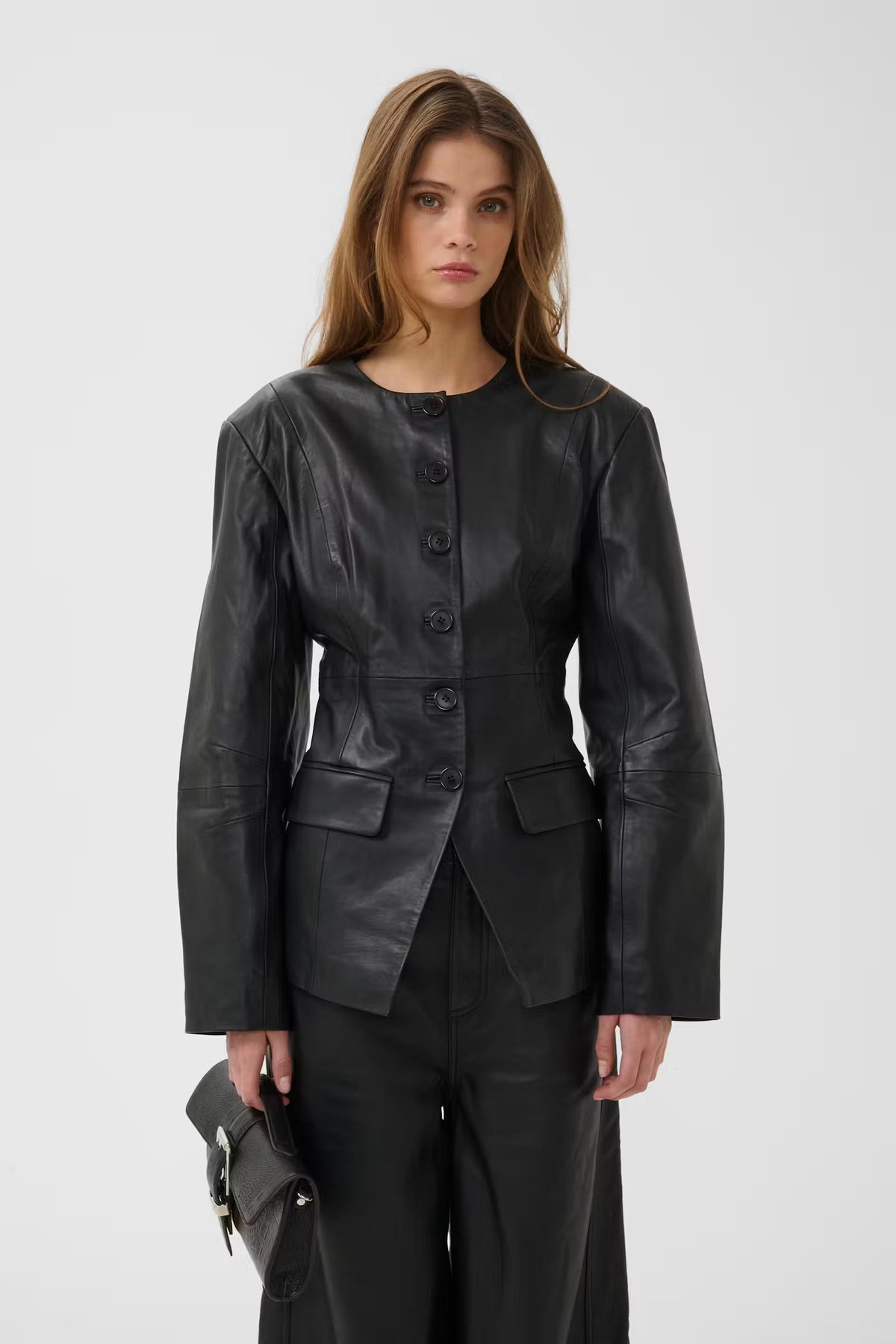 CHAELA BLAZER IN BLACK BLAZER GESTUZ