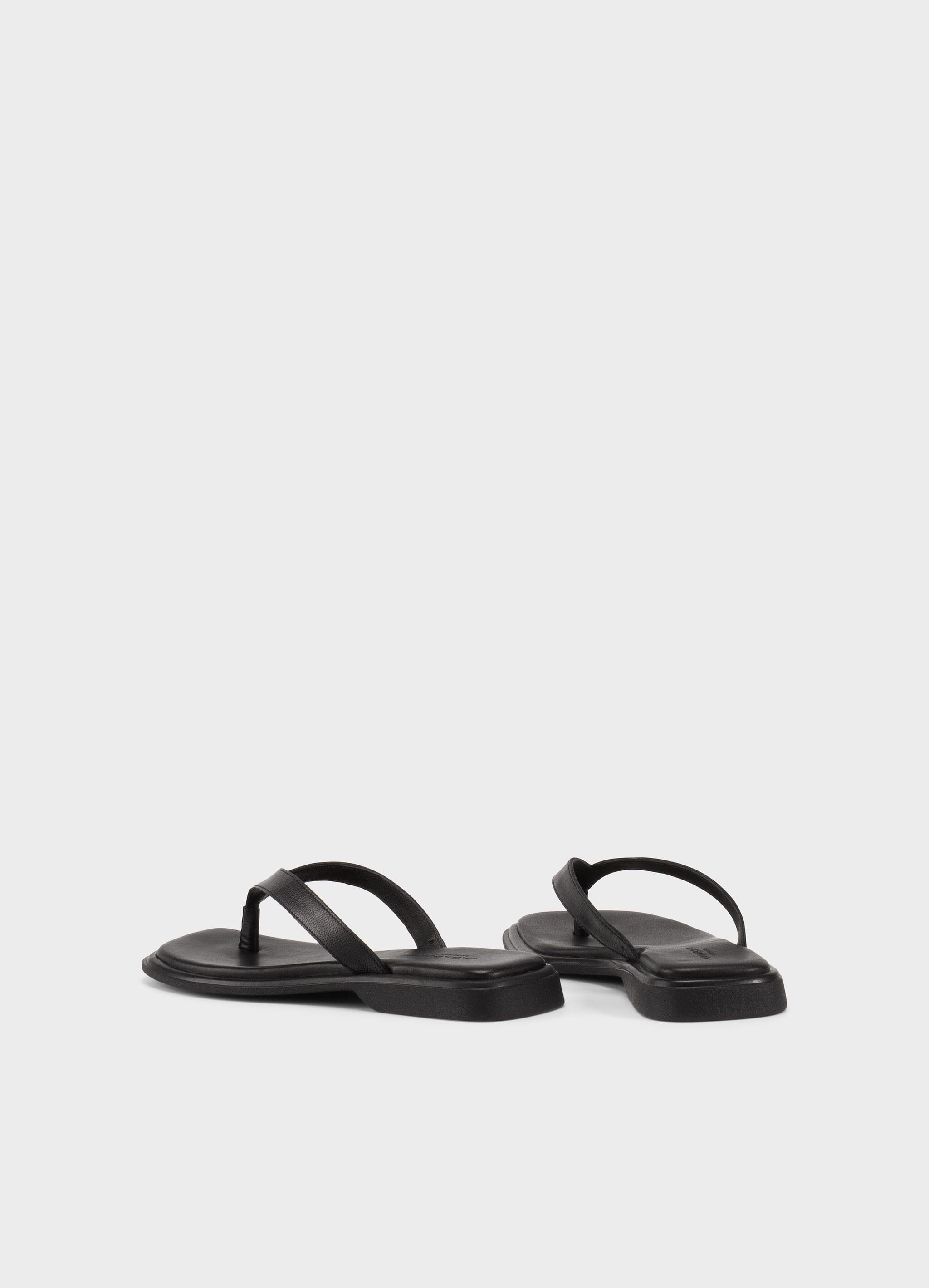 IZZY SANDALES IN BLACK SHOES VAGABOND