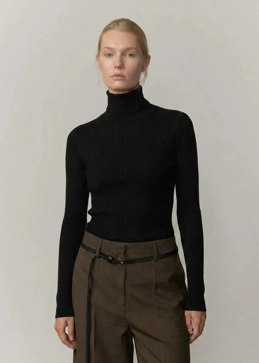 BIB KNIT BLOUSE IN BLACK KNIT HERSKIND