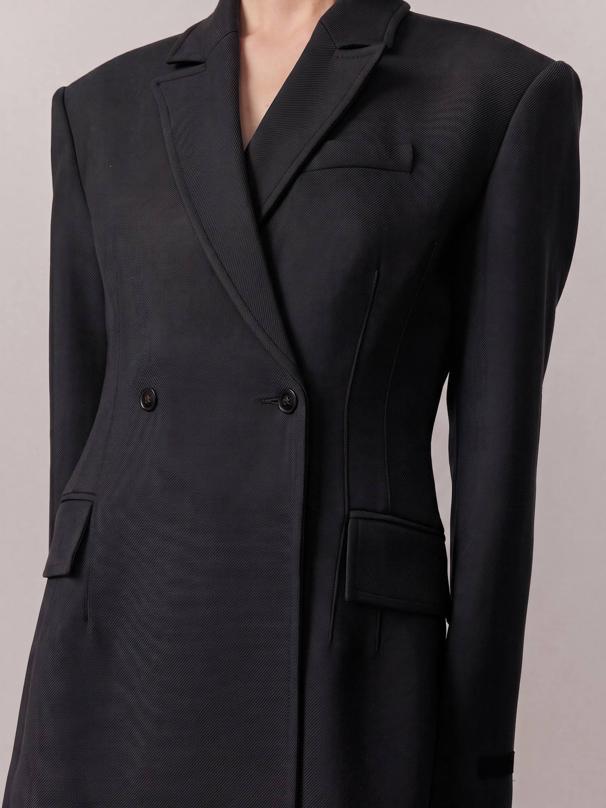 ULTRA DE LUXE FITTED COAT IN BLACK COAT HERSKIND