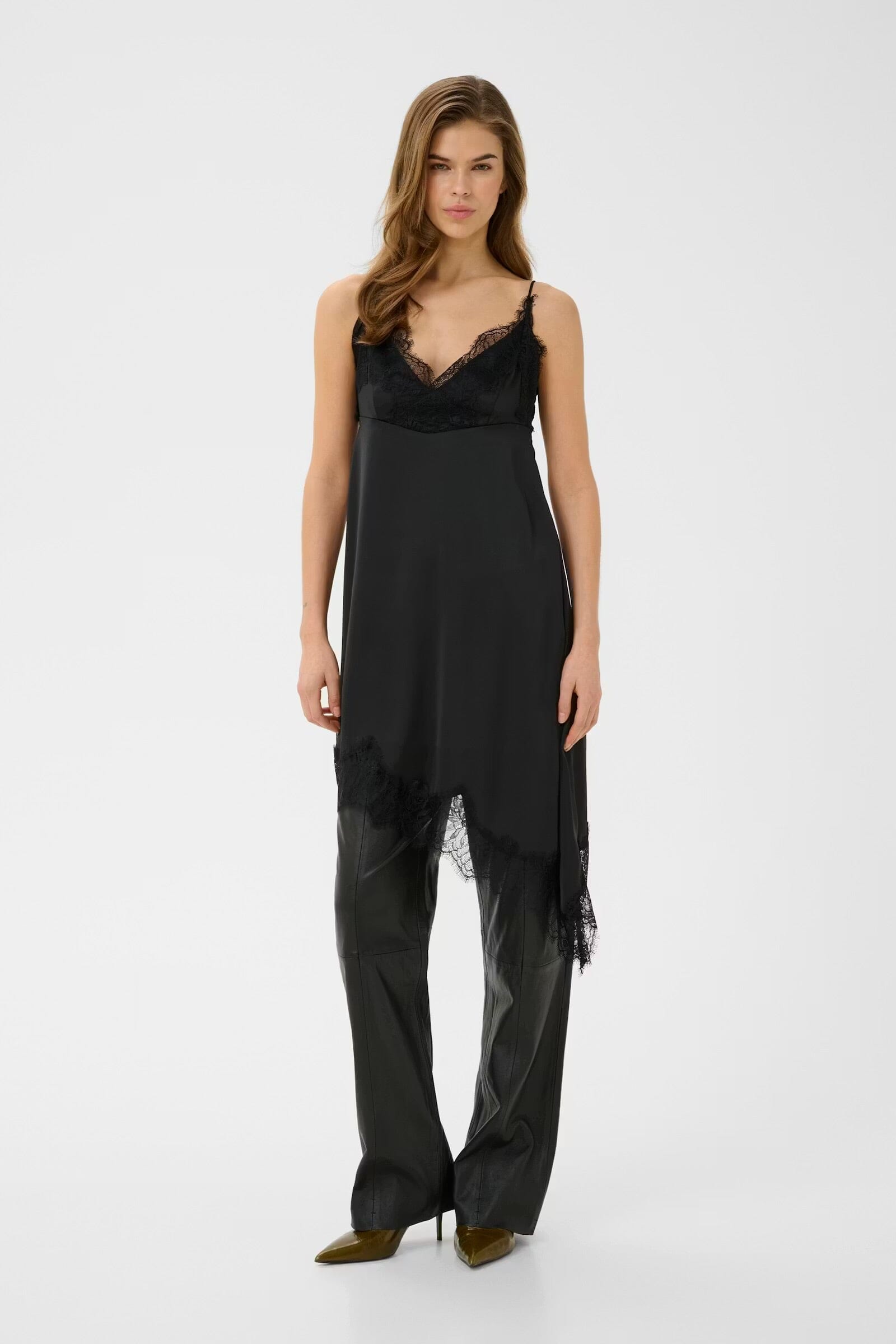 LALOU DRESS IN BLACK DRESS GESTUZ