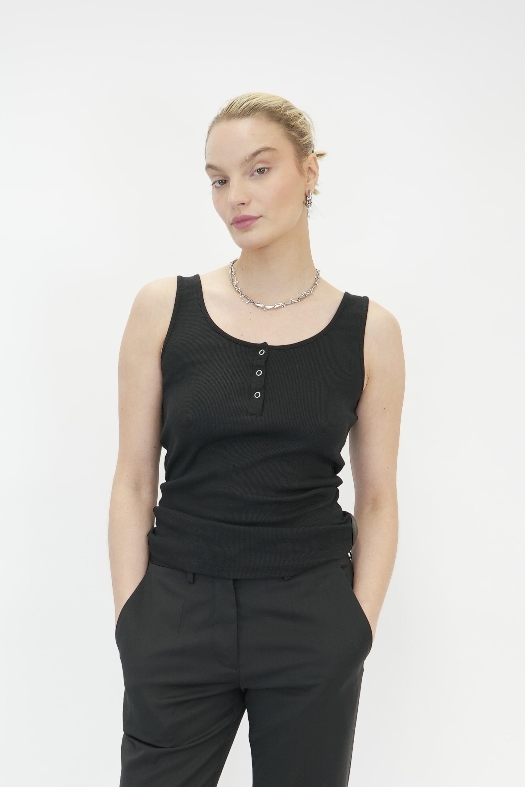 GESTUZ-DREWGZ BUTTON TOP-BLACK TOP GESTUZ