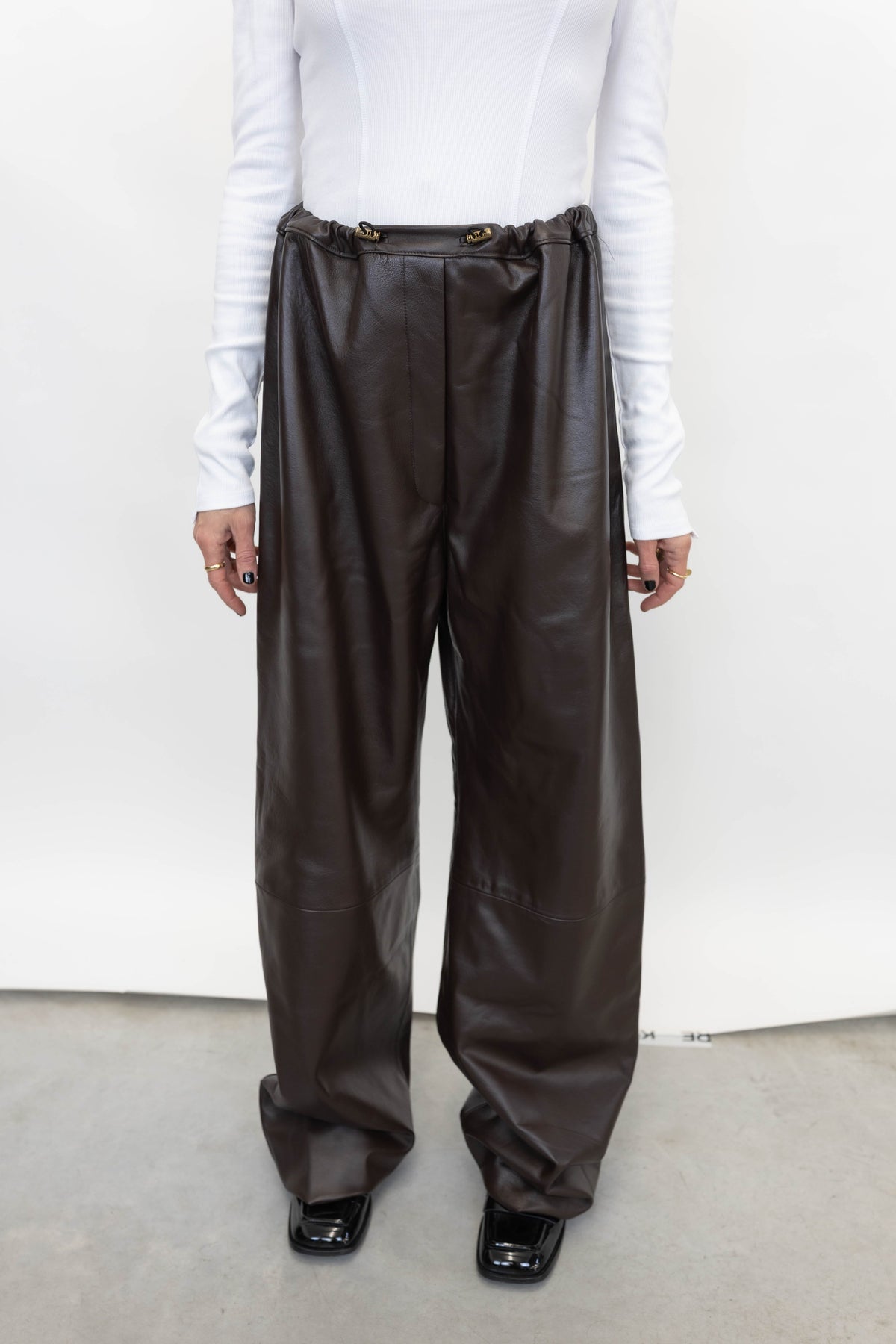 LEATHER PANTS IN BROWN PANT STUDIO CUT
