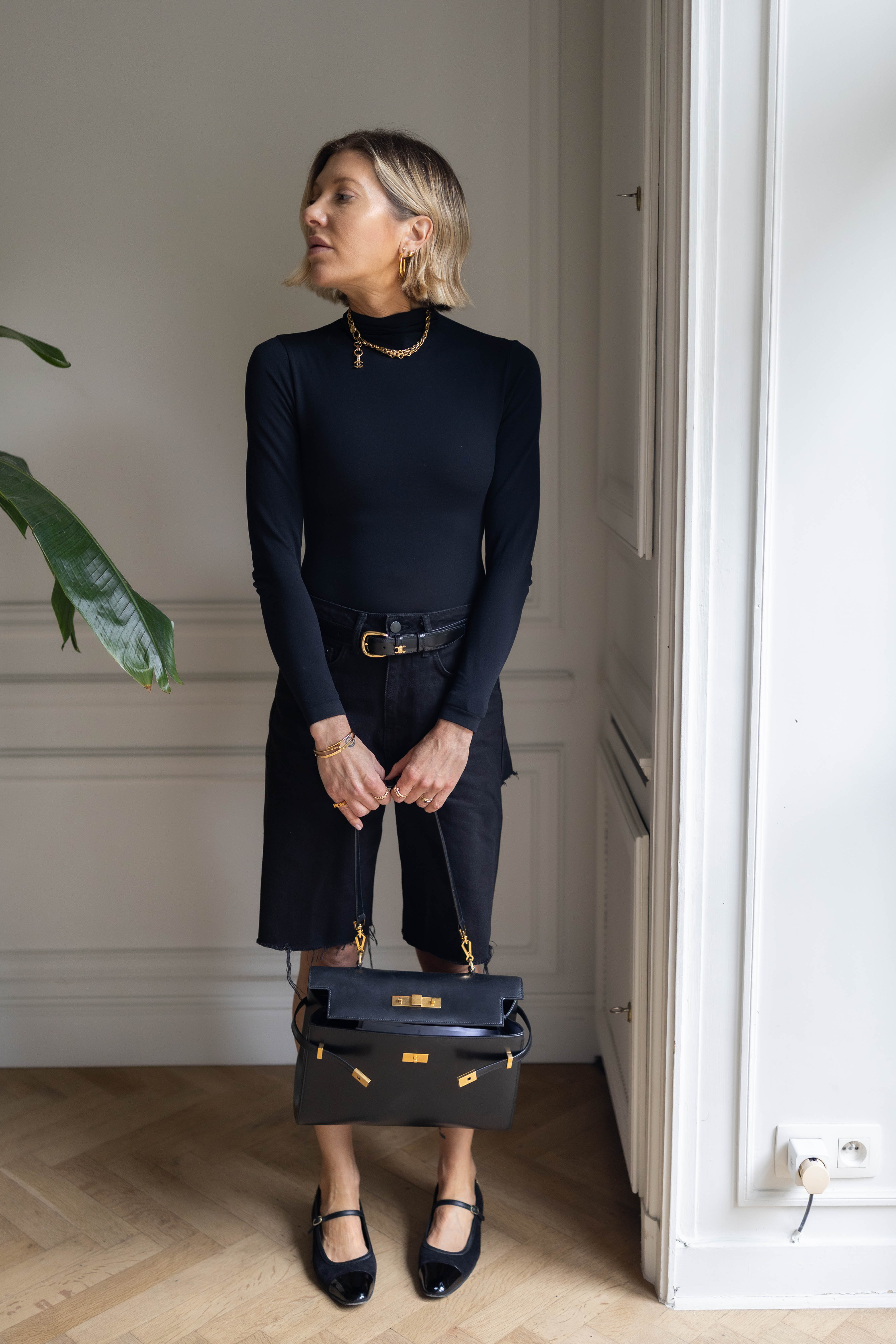 HANNAH BERMUDA JEANS IN BLACK