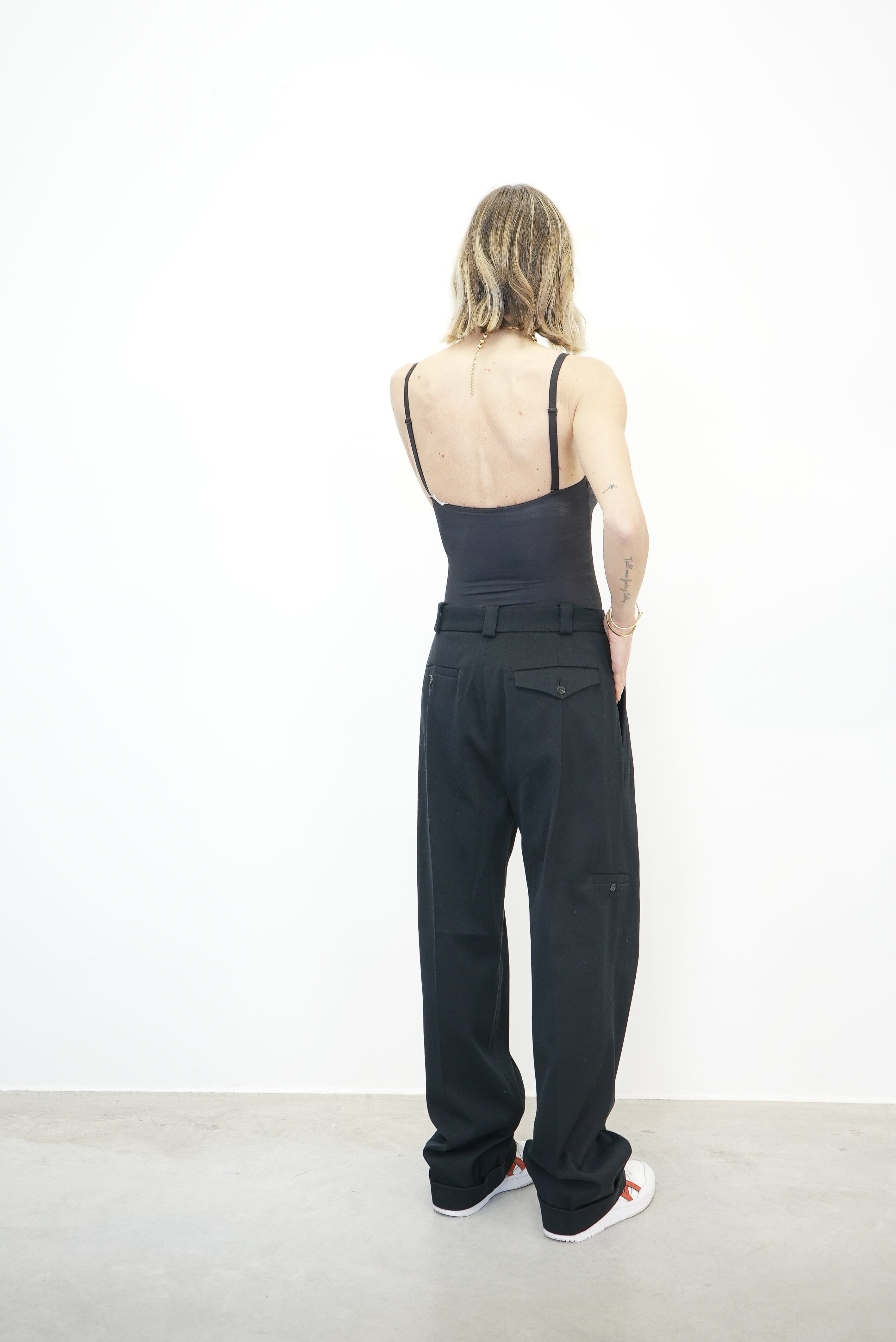 MAT DE LUXE FORMING STRING BODY IN BLACK BODYSUITS WOLFORD