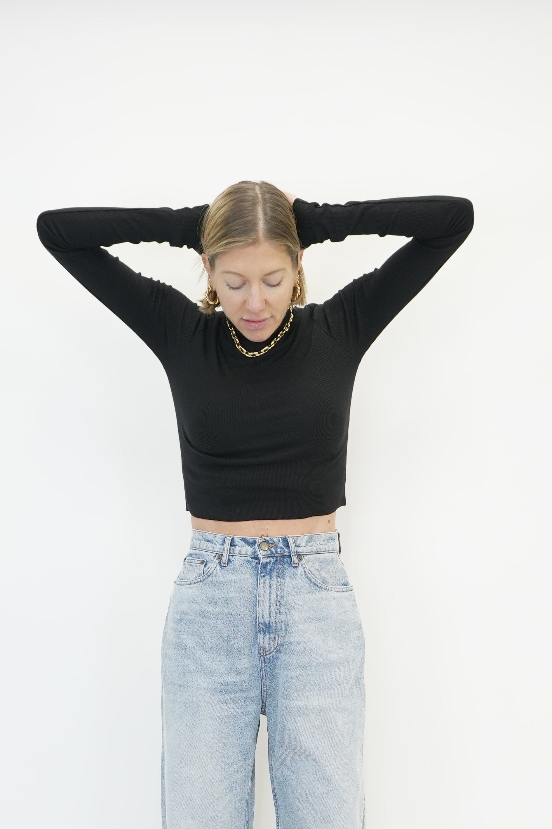 CROPPED TURTLENECK IN BLACK TOP ETERNE