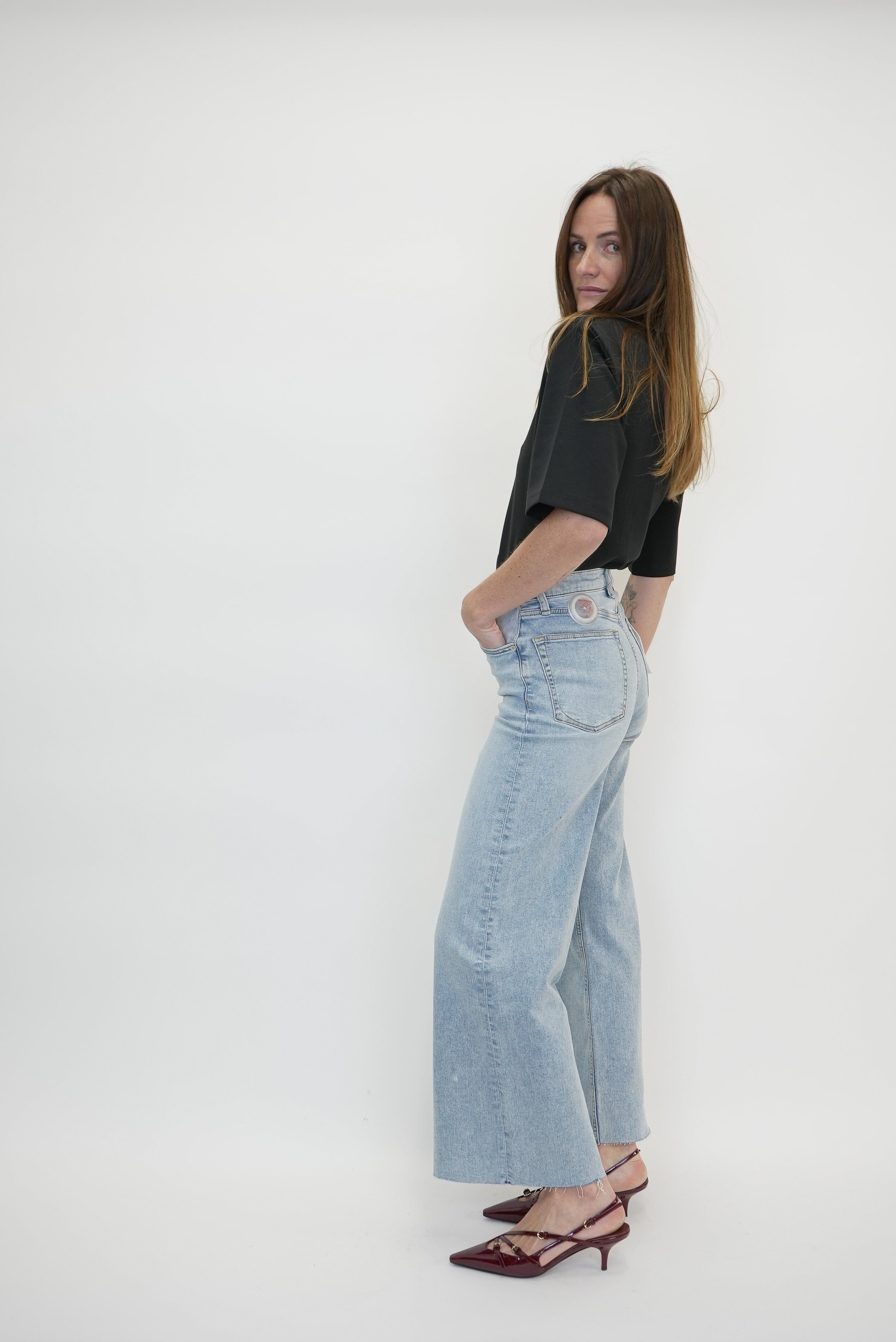LANA TEE TEE OVAL SQUARE