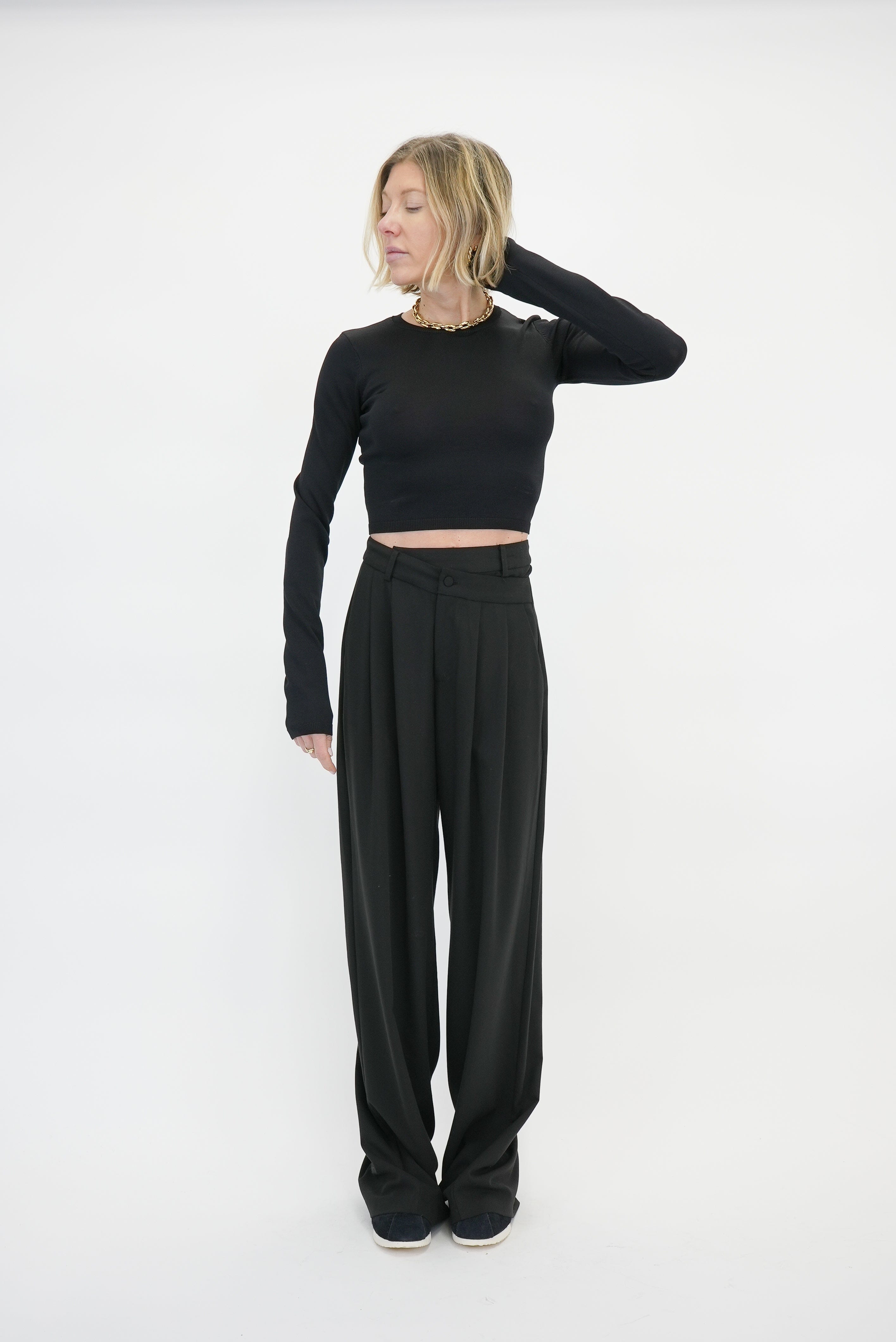 LEONIE CROPPED LIGHT KNIT BLOUSE KURE