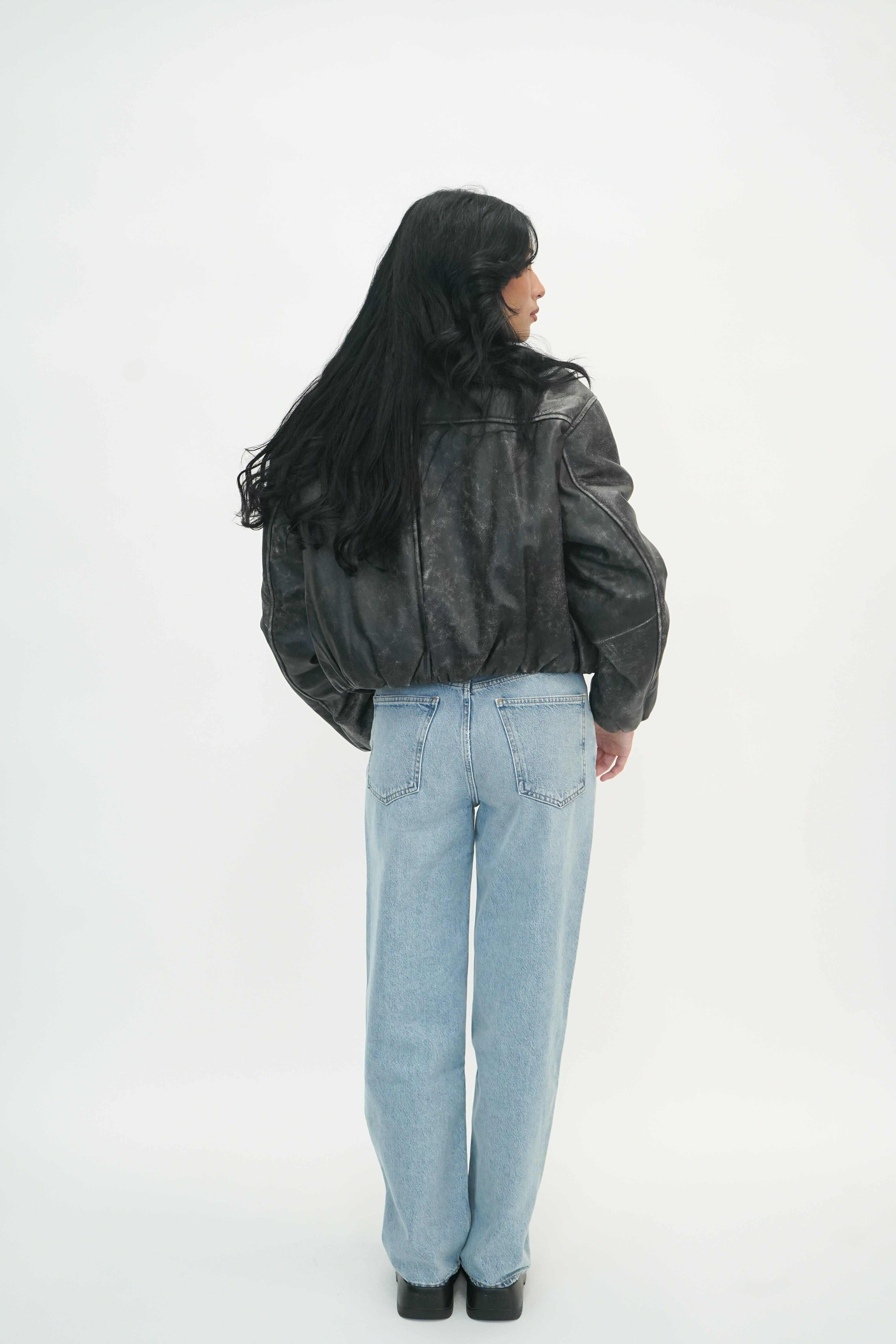 BOLD LEATHER BOMBER BOMBER OVAL SQUARE