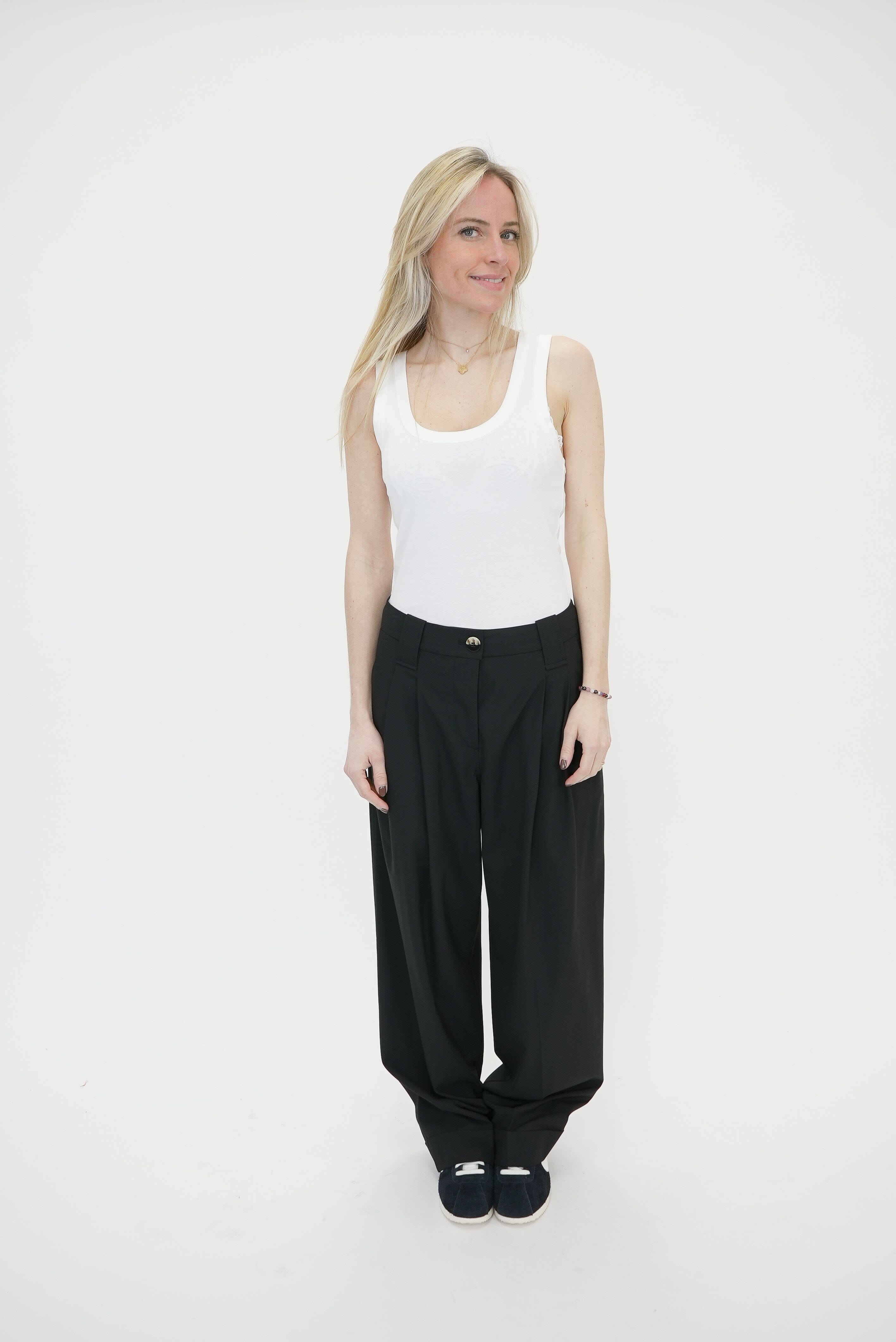 SANDRA TOP IN WHITE TOP HERSKIND