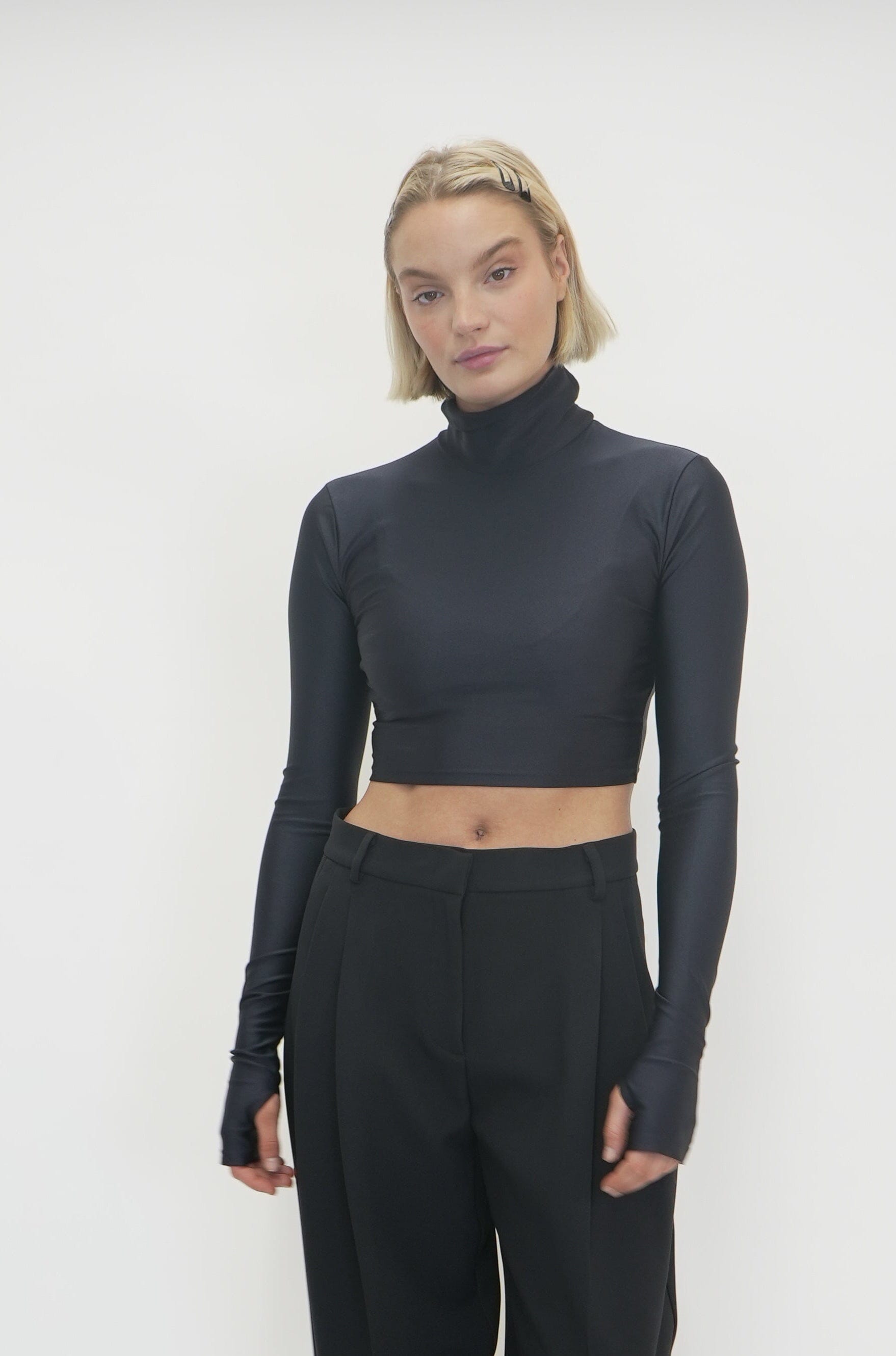 ORCHID LYCRA TOP IN BLACK TOP THE ANDAMANE