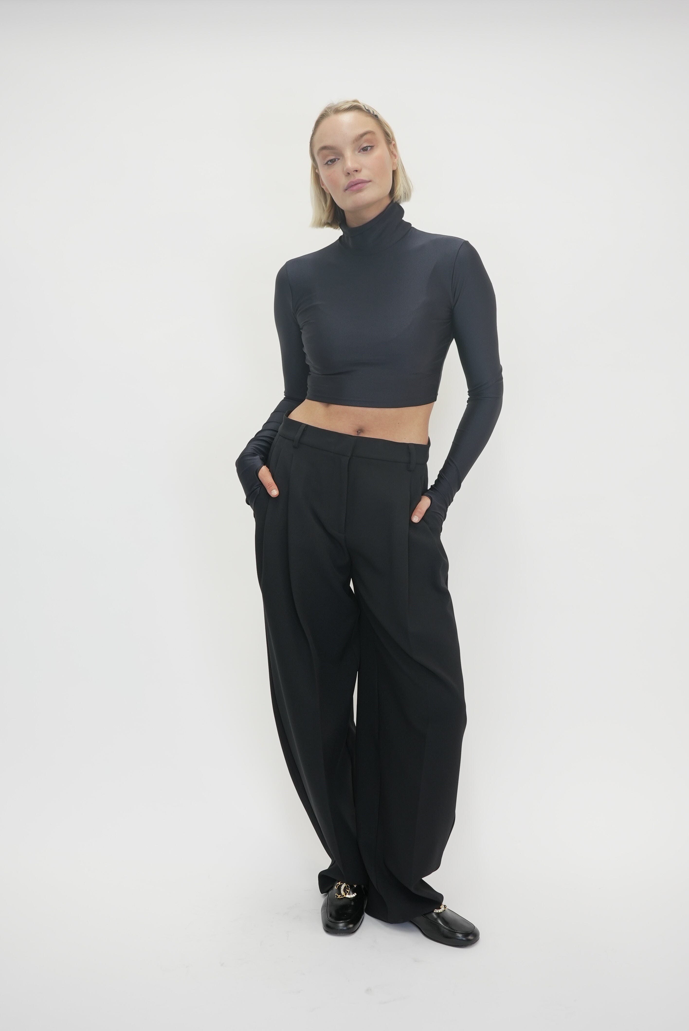 ORCHID LYCRA TOP IN BLACK TOP THE ANDAMANE