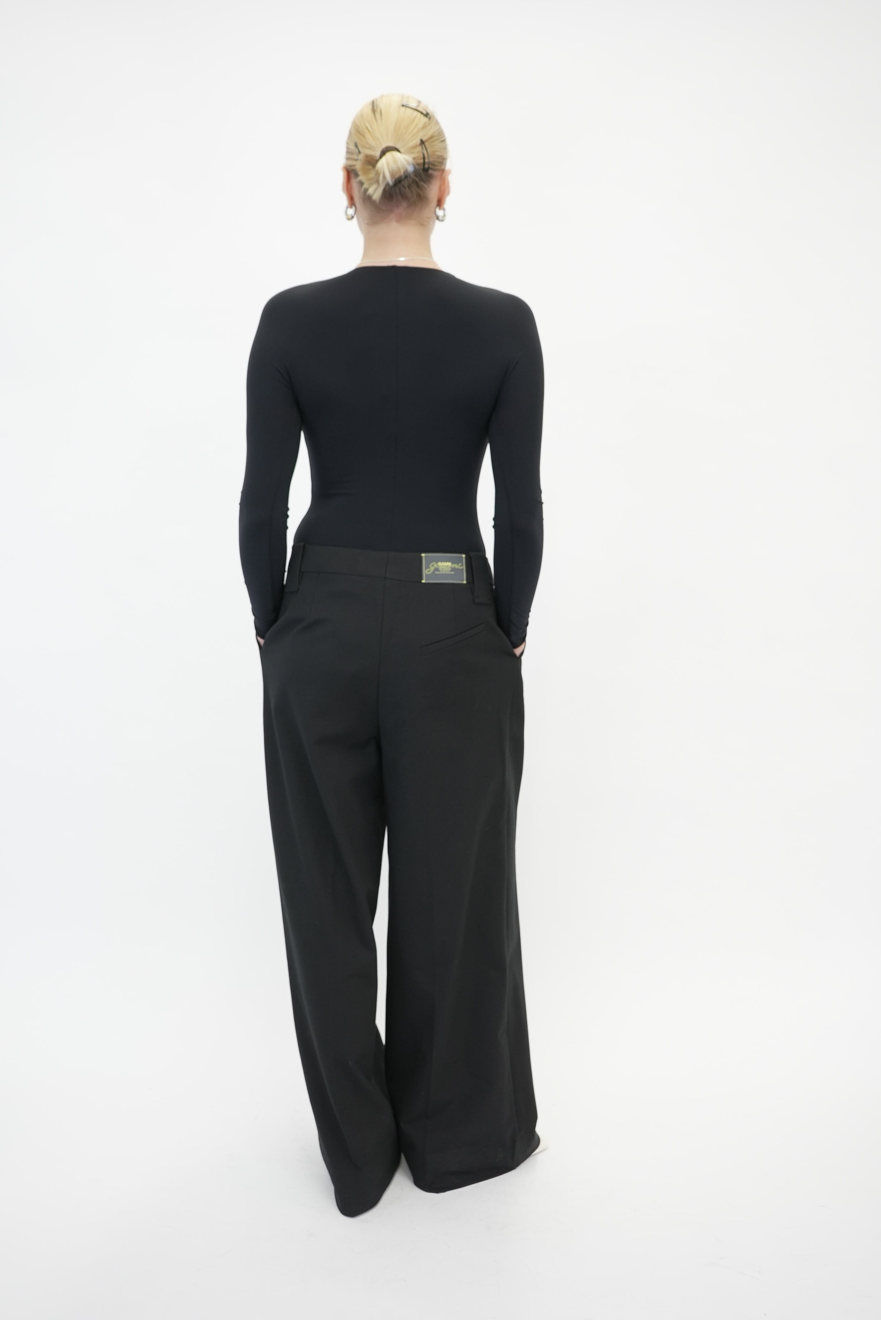 THE V NECK BODY SEMI-SHEER BODYSUIT BODYSUIT WOLFORD
