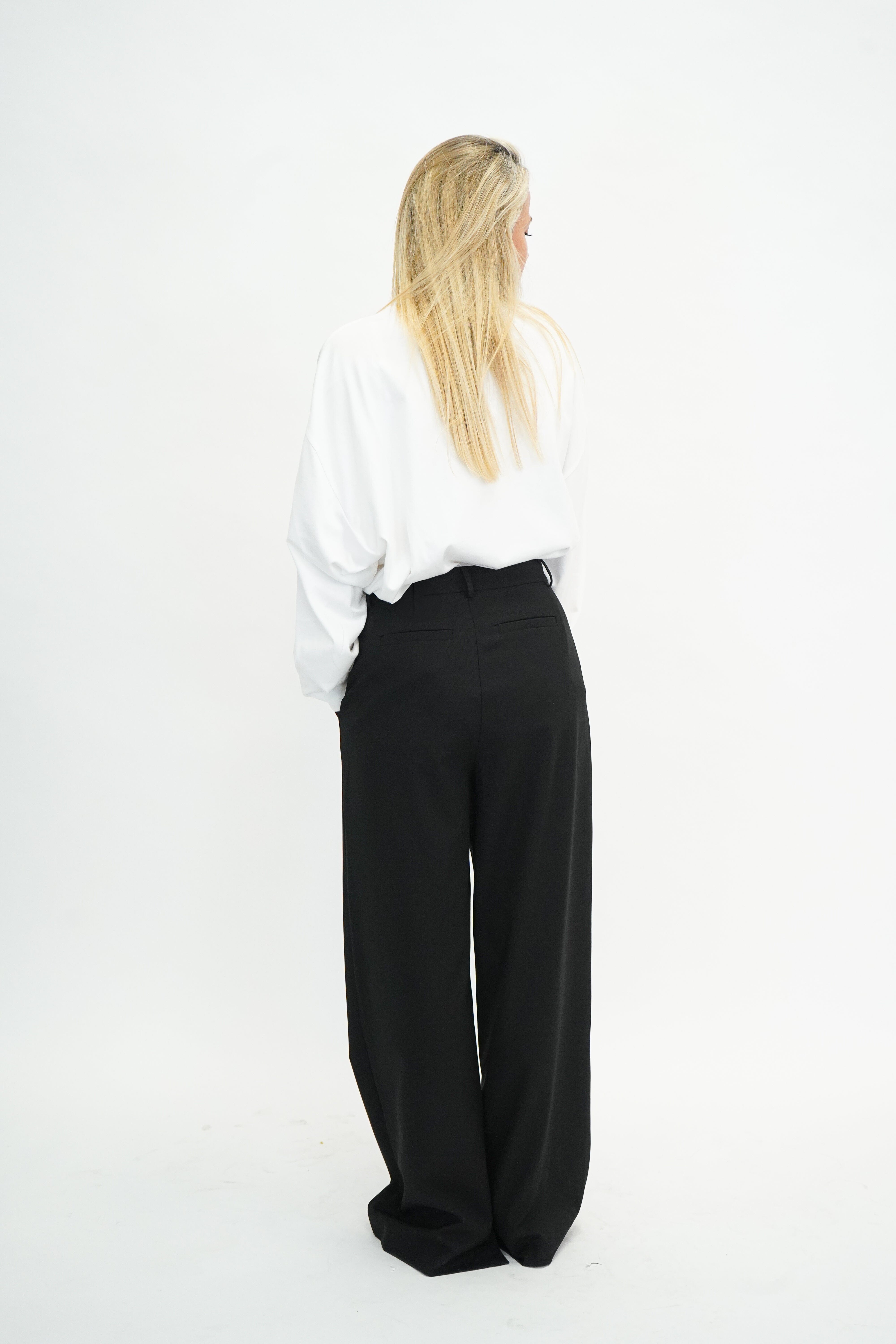 BARBARA TROUSERS IN BLACK TROUSERS OVAL SQUARE