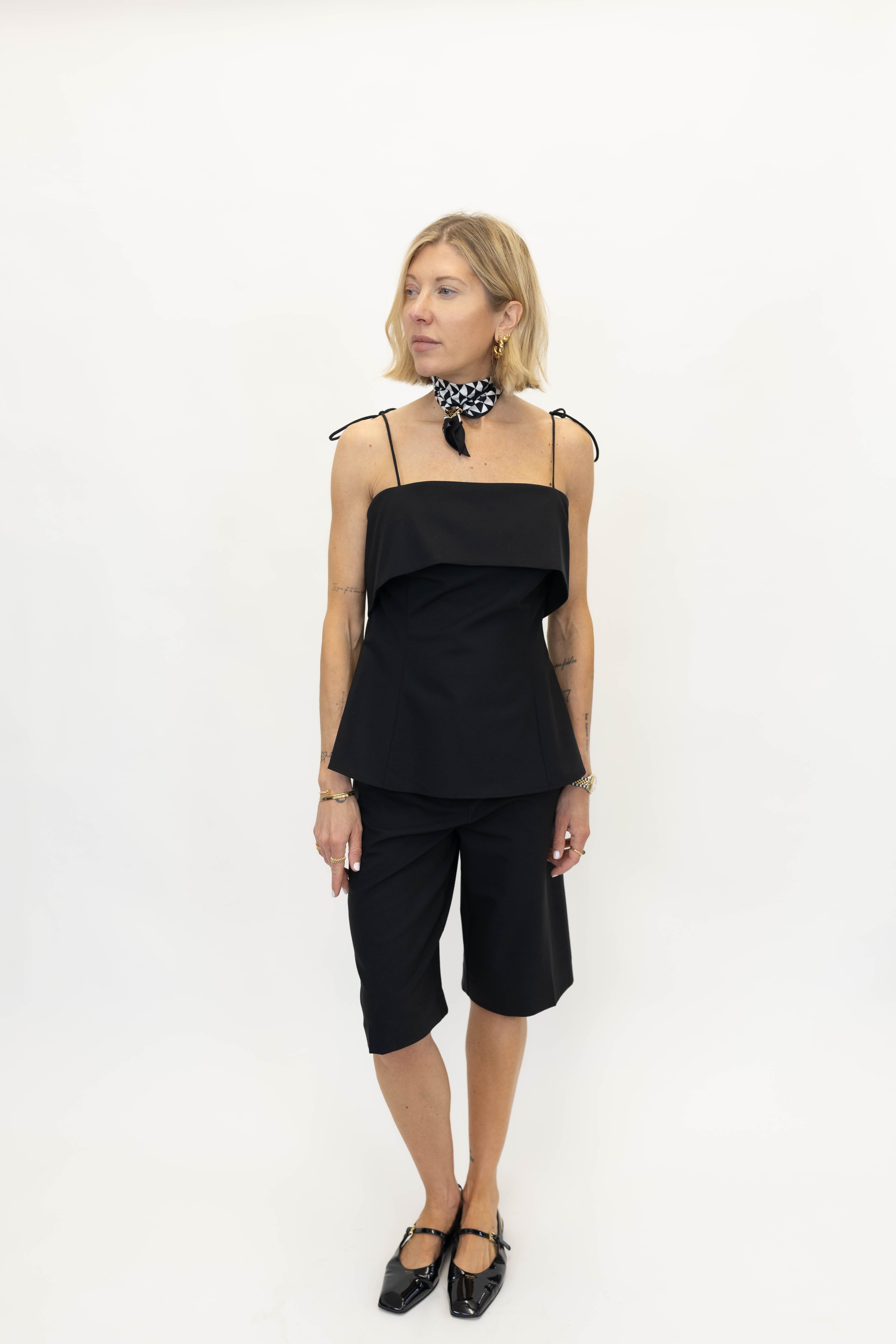 GRAND TOP IN BLACK TOP THE GARMENT
