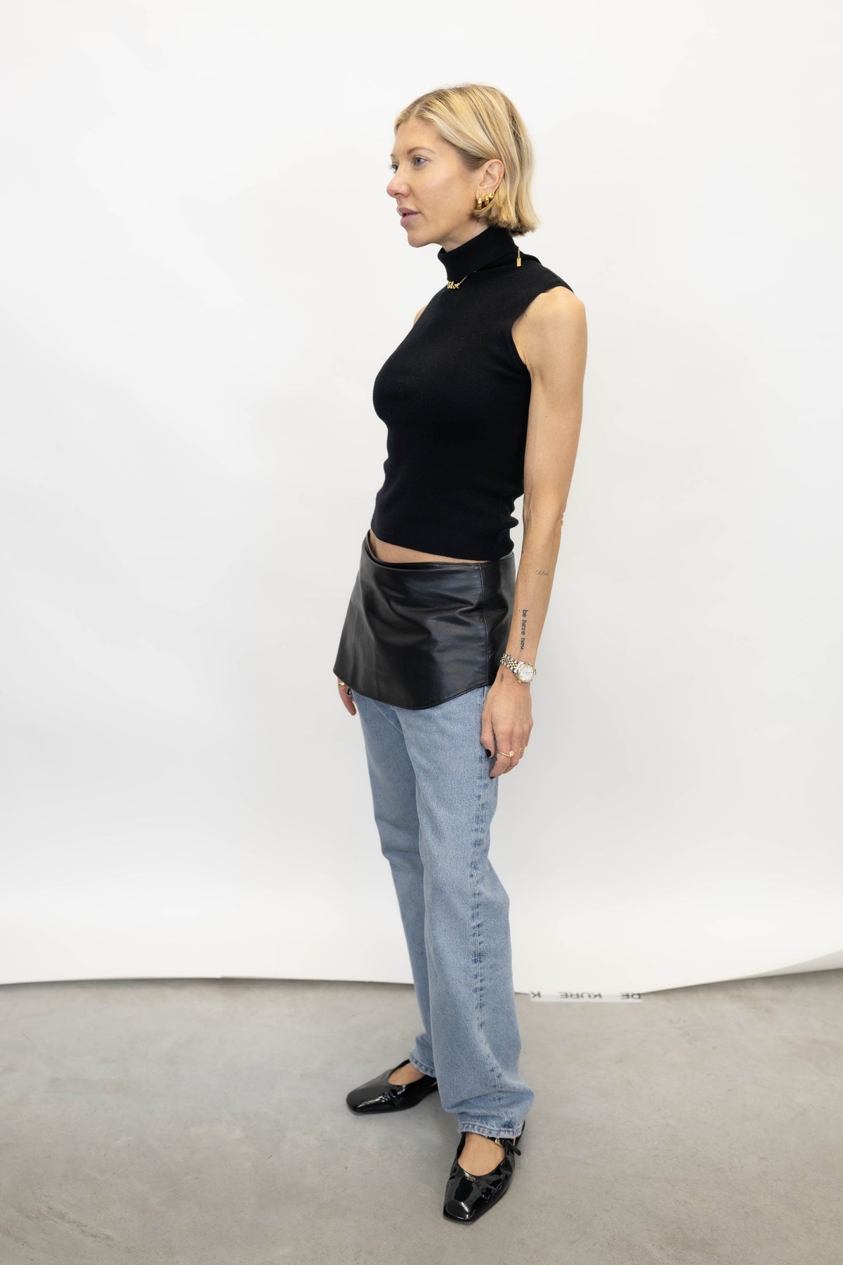 LEATHER BELT IN BLACK BELT STUDIO CUT