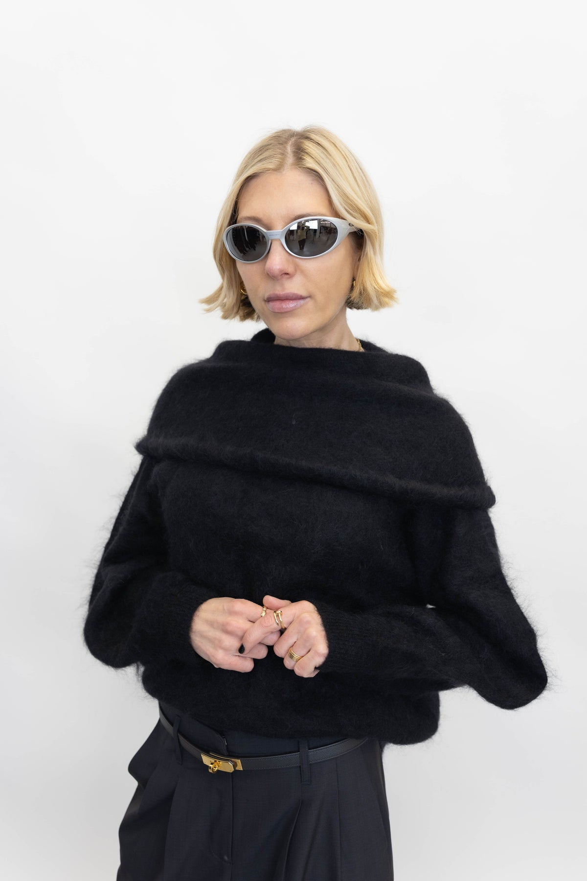 ROMA NECK SWEATER BLACK KNIT THE GARMENT