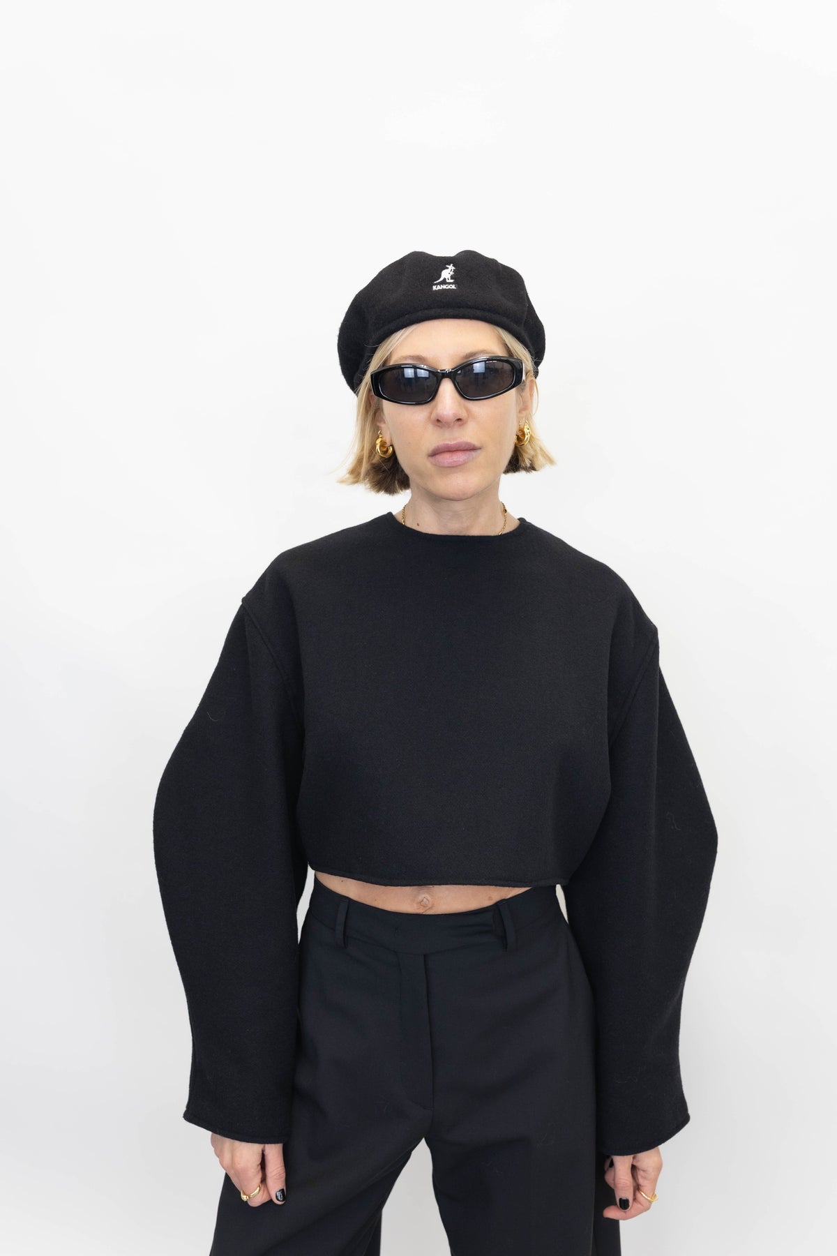 CROPPED WOOL BLEND TOP IN BLACK TOP STUDIO CUT