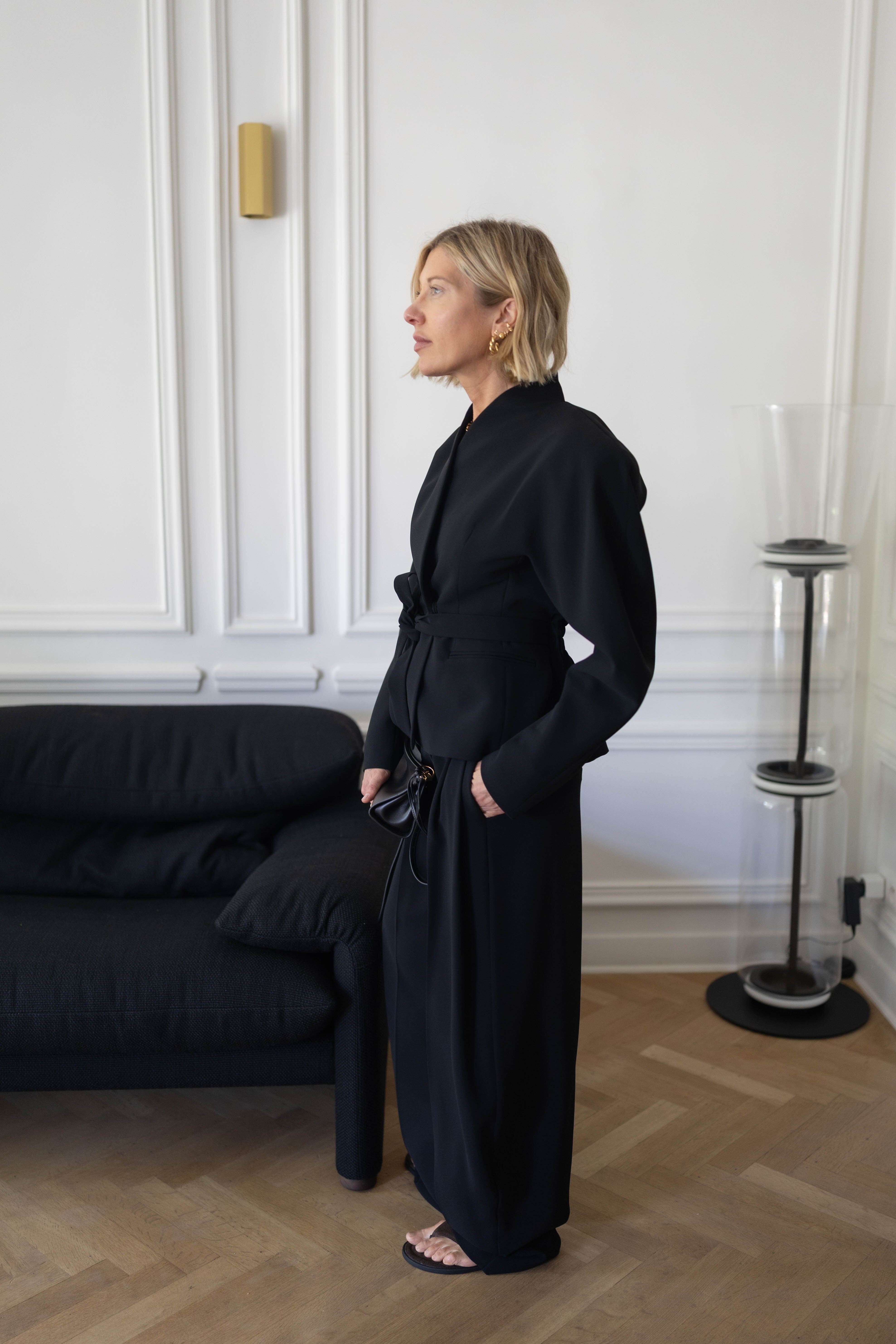 MARGAUX ROUNDED SHOULDER JACKET IN BLACK JACKET THE ANDAMANE