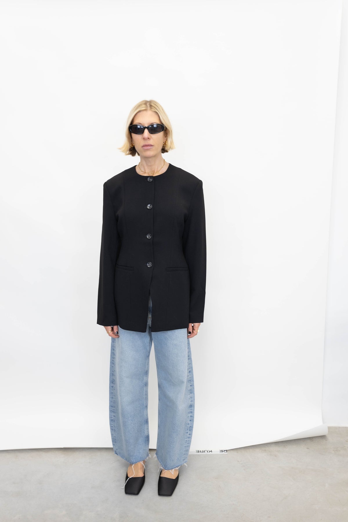 BOVA BLAZER IN BLACK BLAZER STYLEIN