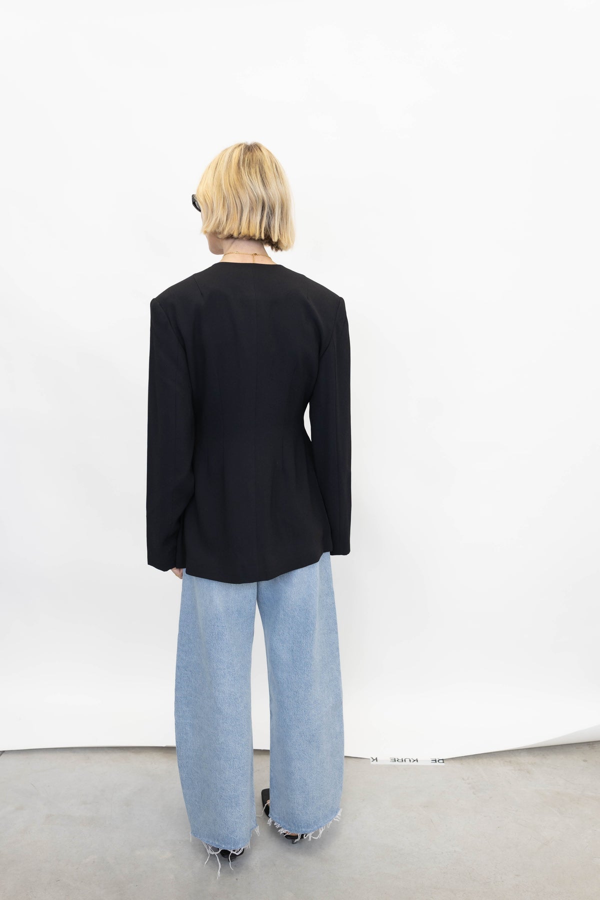 BOVA BLAZER IN BLACK BLAZER STYLEIN