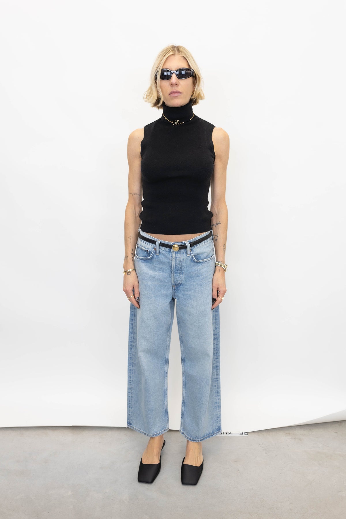 KAYLA SLEEVELESS KNITTED KNIT IN BLACK TOP KURE