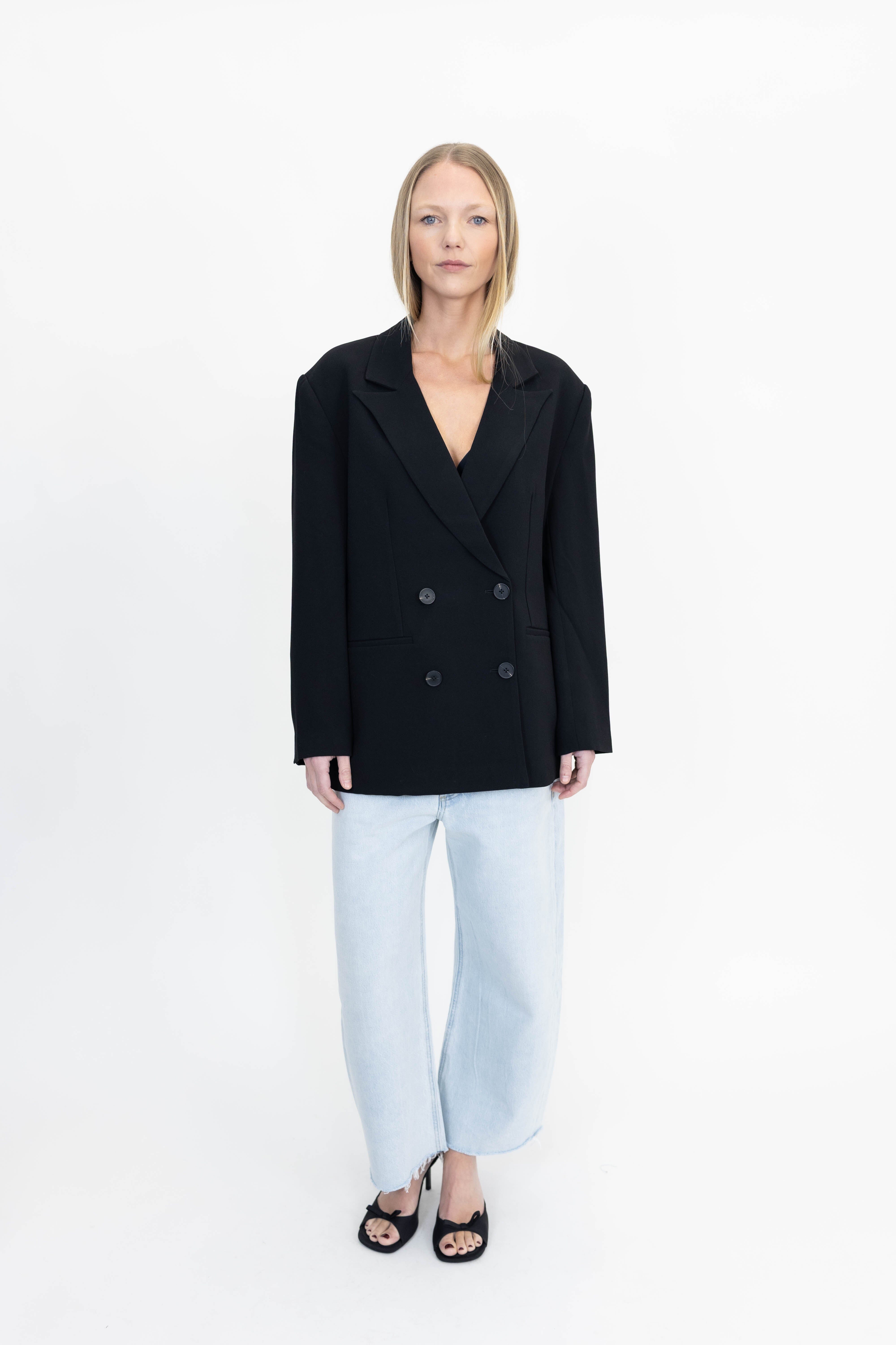 BREENA BLAZER IN BLACK BLAZER STYLEIN