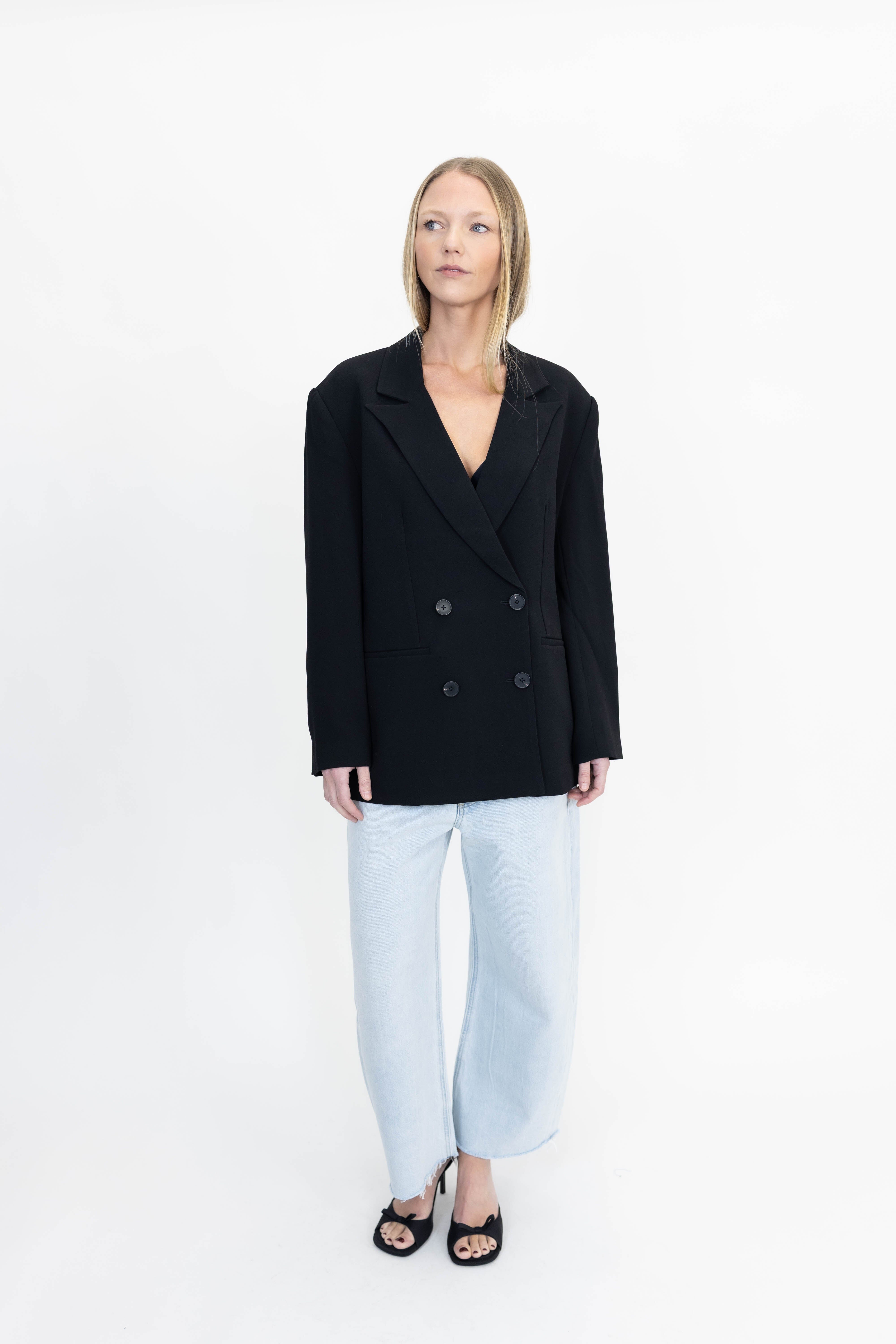BREENA BLAZER IN BLACK BLAZER STYLEIN