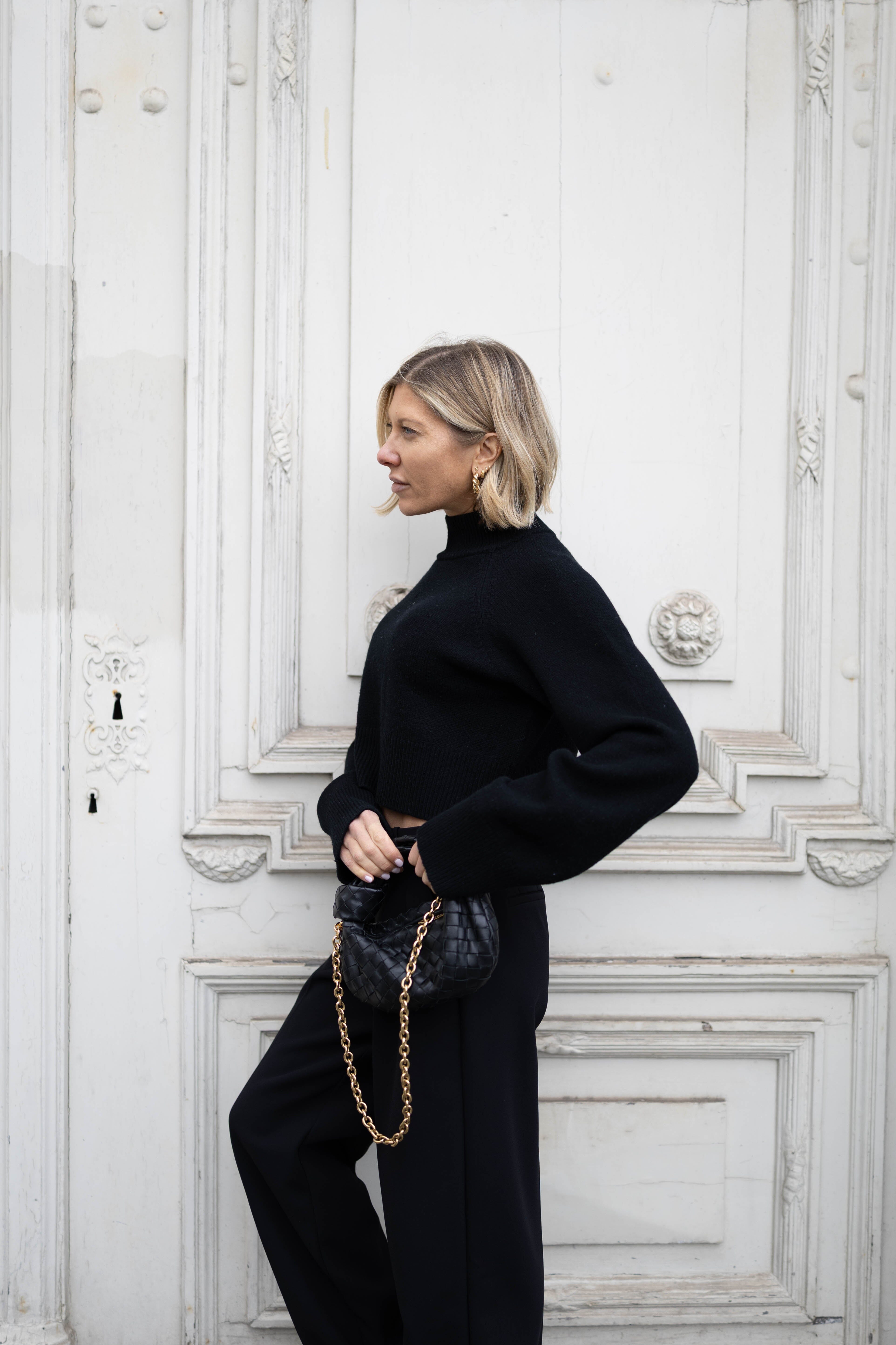 KIA KNIT IN BLACK KNIT KURE