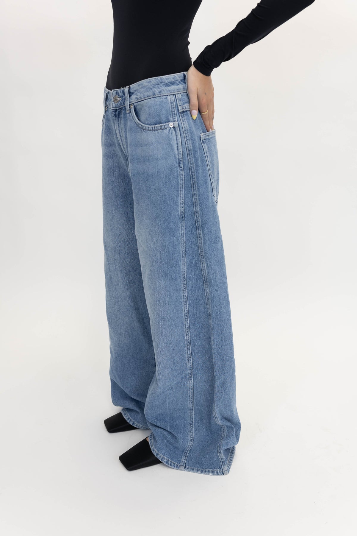 KATJA JEANS IN INDIGO JEANS HERSKIND