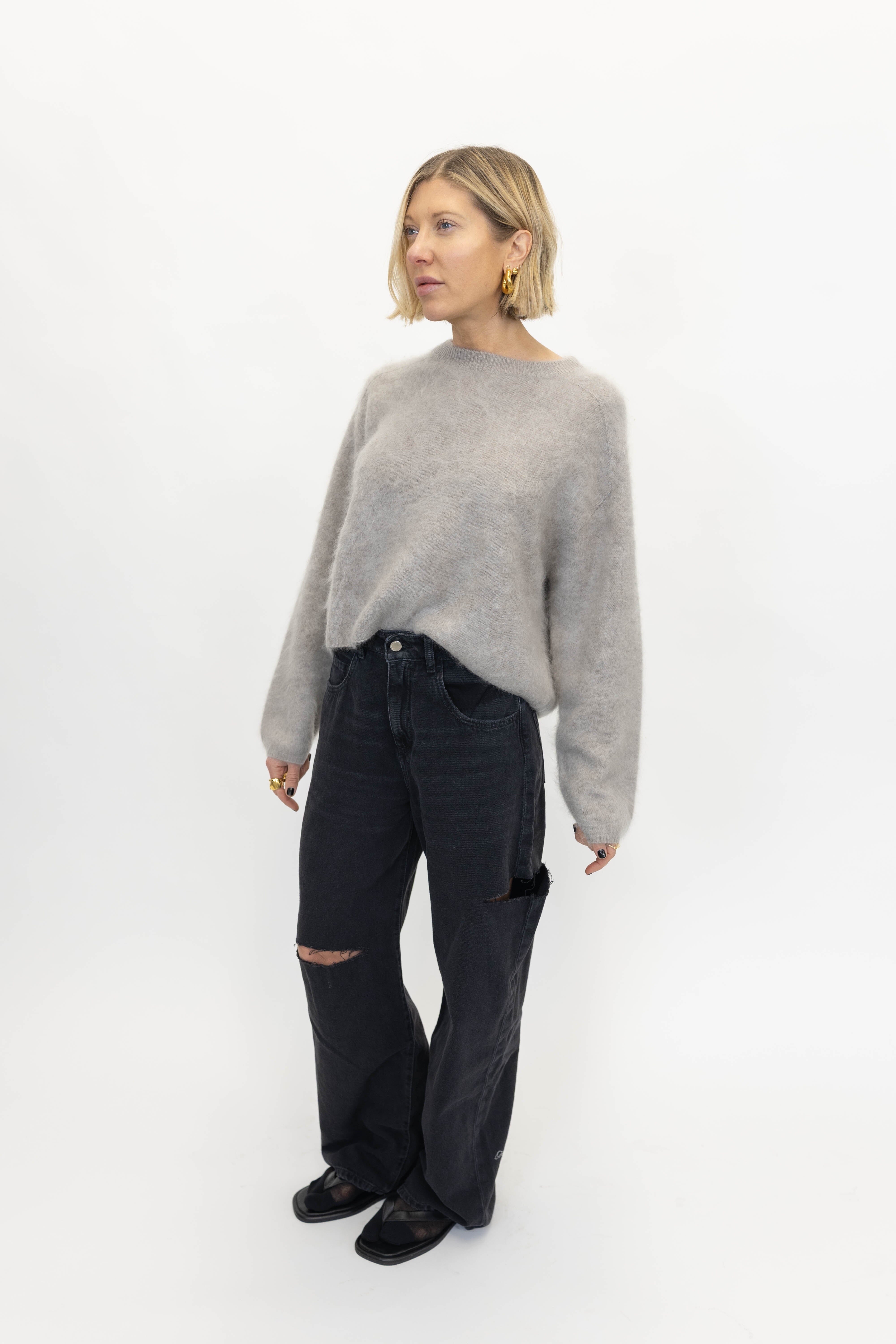 BRUSHED CREWNECK IN GREIGE KNIT SOFT GOAT