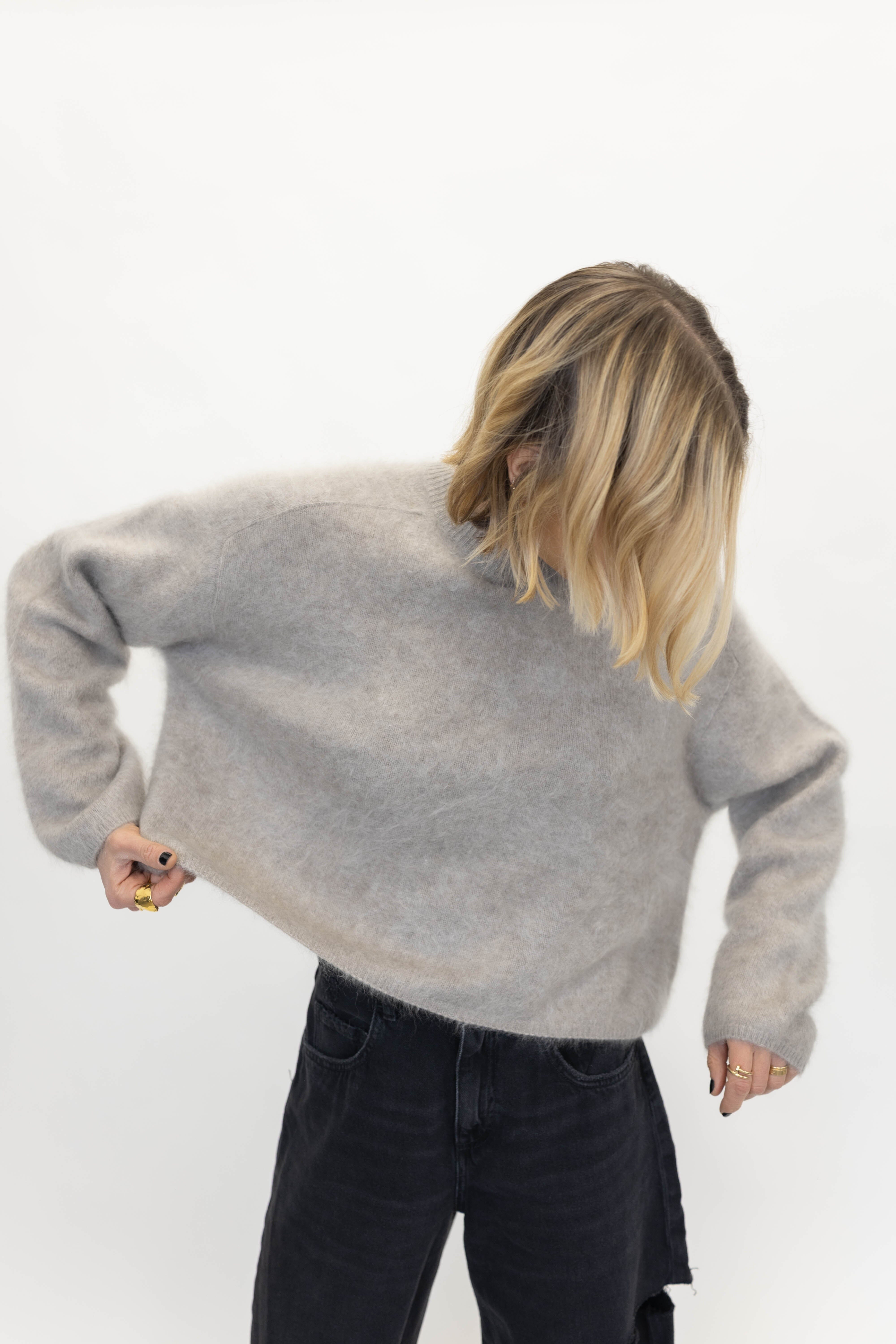BRUSHED CREWNECK IN GREIGE KNIT SOFT GOAT