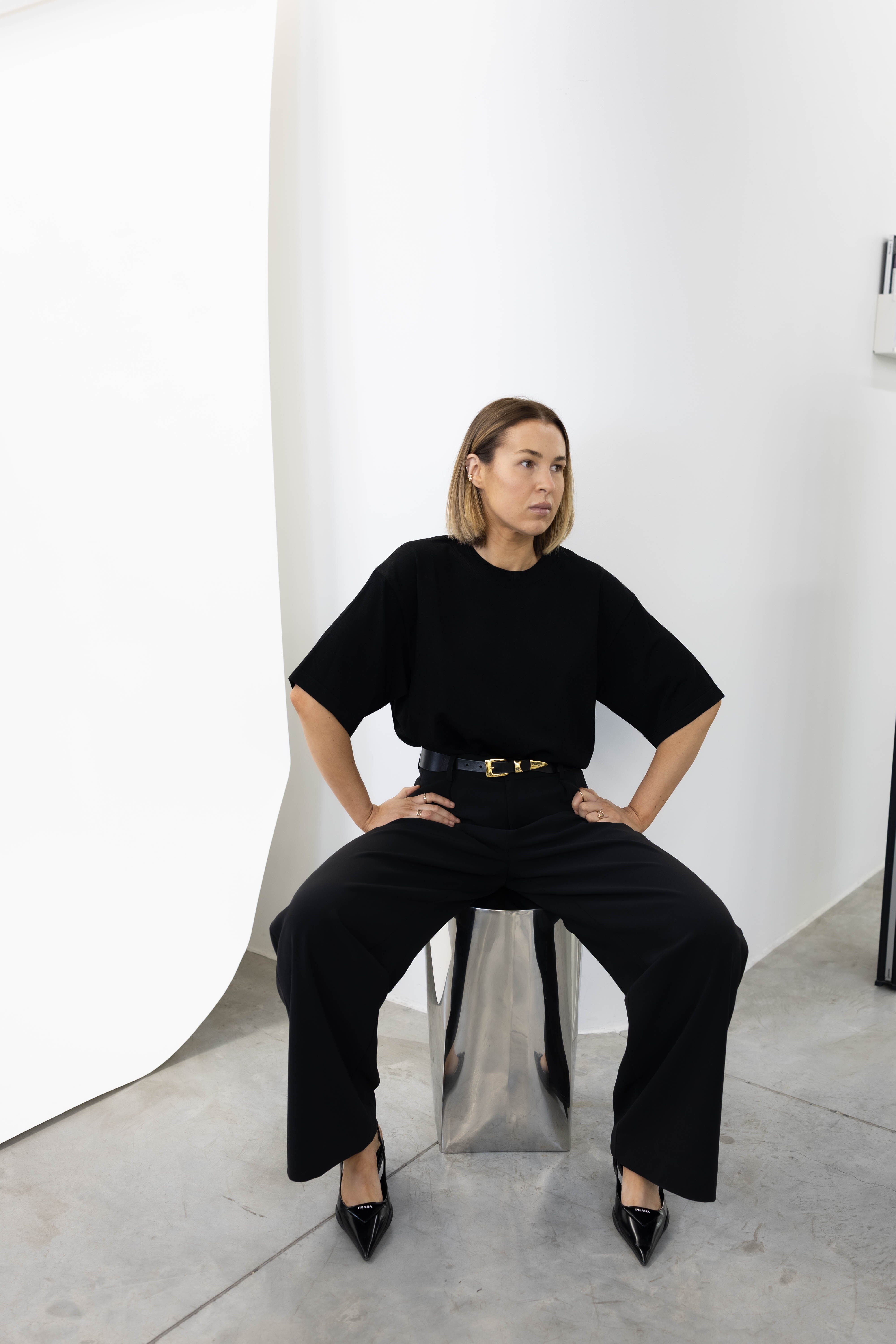 KAGITI OVERSIZED KNITTED T-SHIRT IN BLACK T-SHIRT CHRISTIAN WIJNANTS