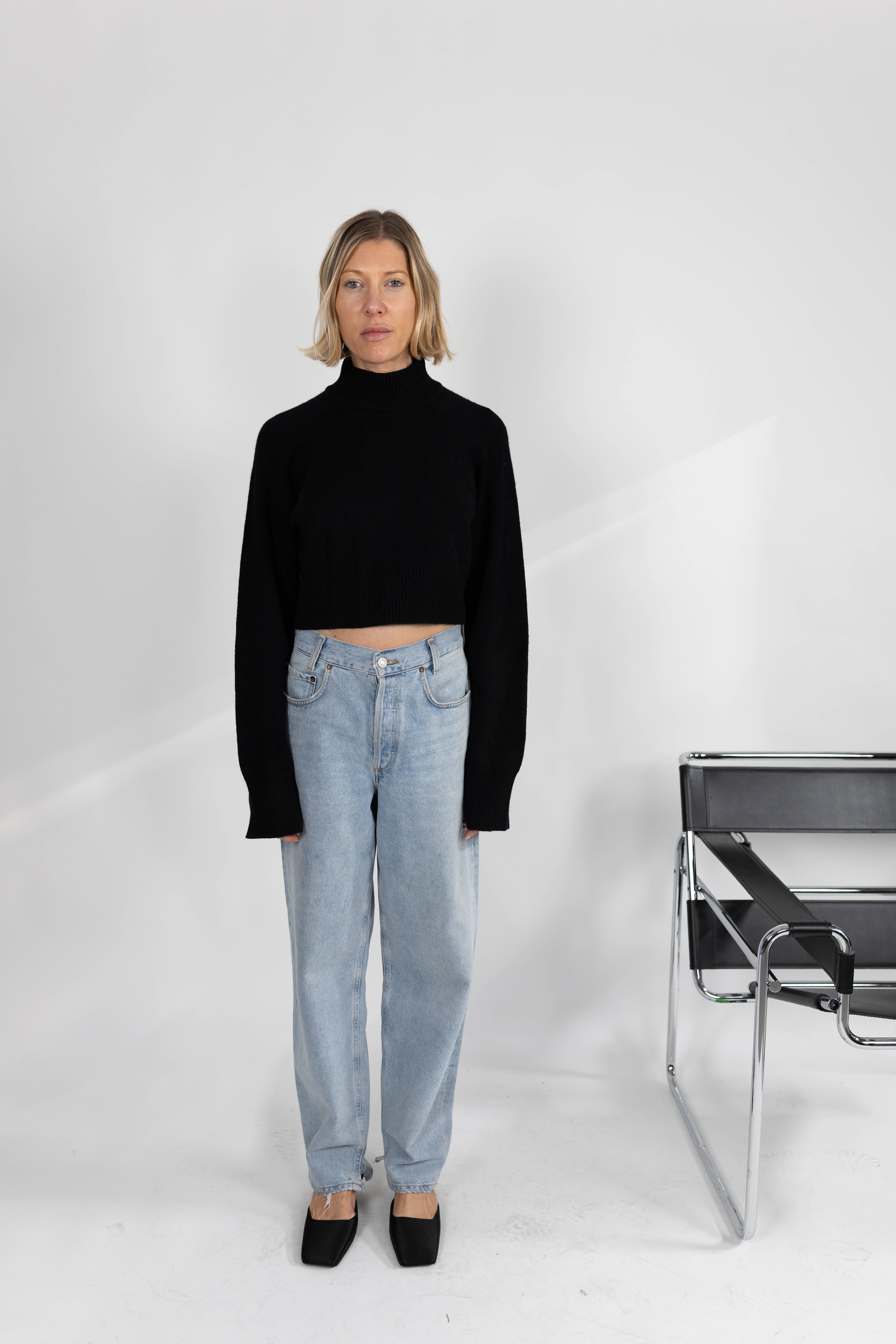 KIA KNIT IN BLACK KNIT KURE