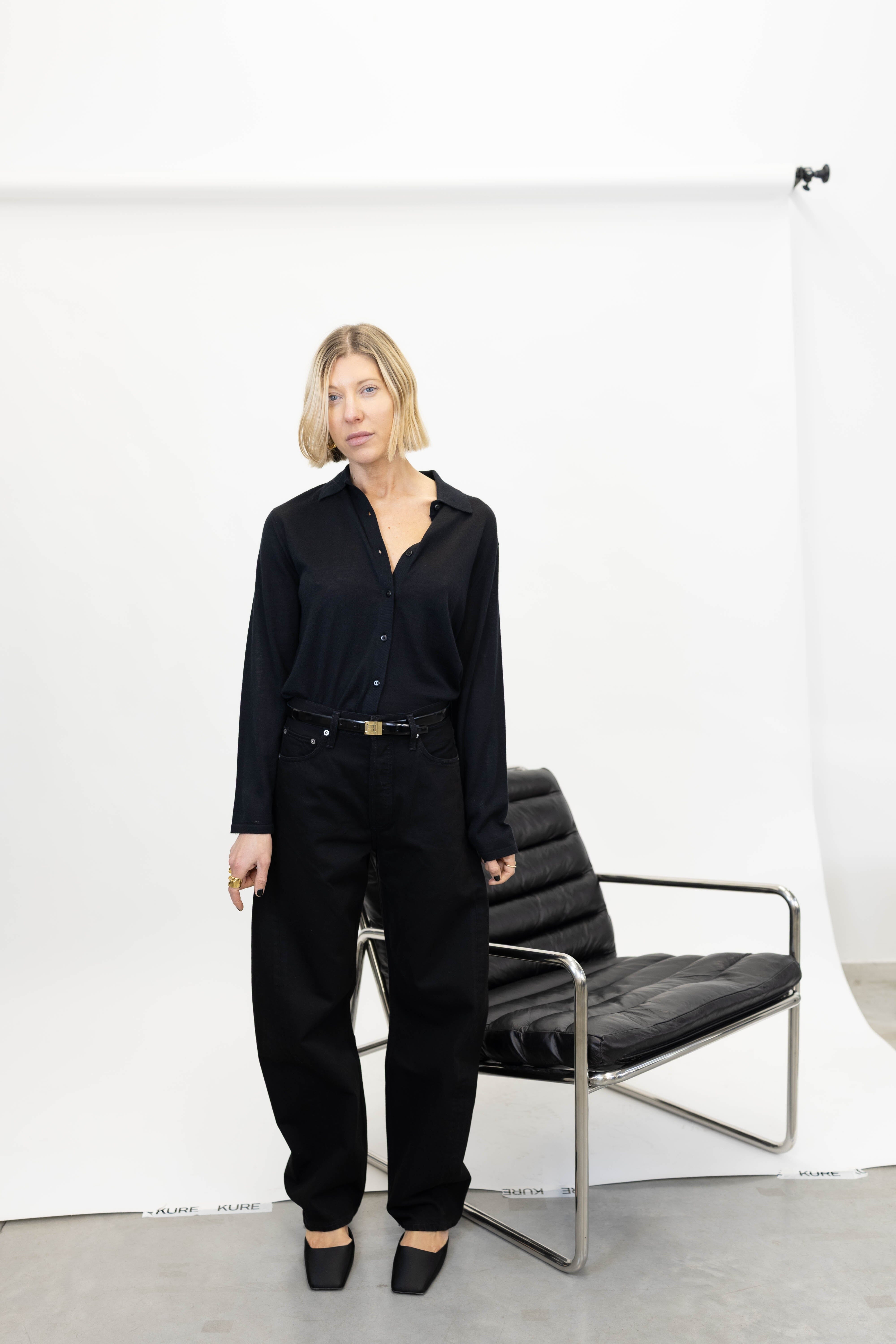FEATHERLIGHT SHIRT IN BLACK SHIRT SOFT GOAT