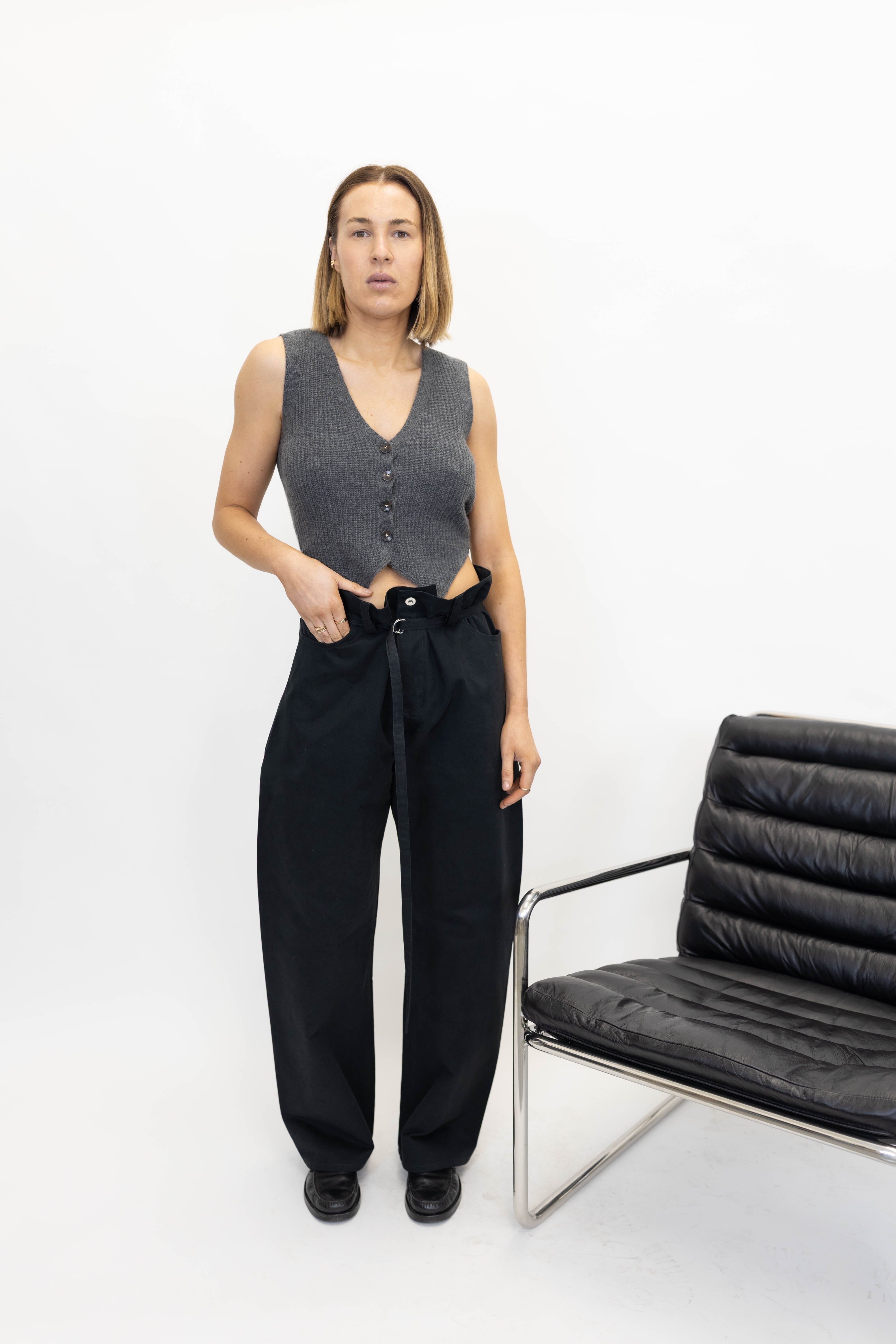 COMO KNIT VEST IN GREY VEST THE GARMENT