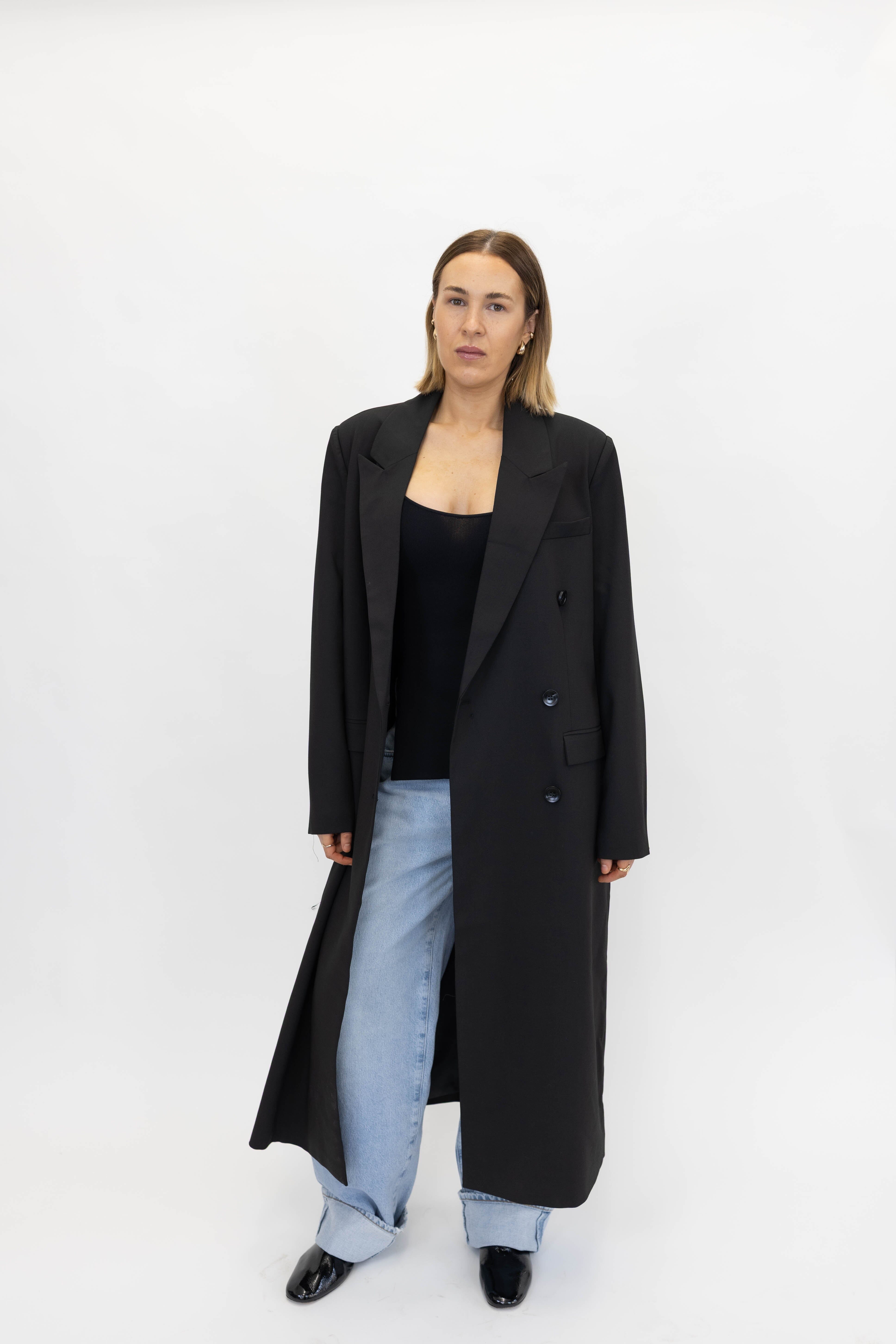 YOKO BLAZER COAT IN BLACK COAT OVAL SQUARE