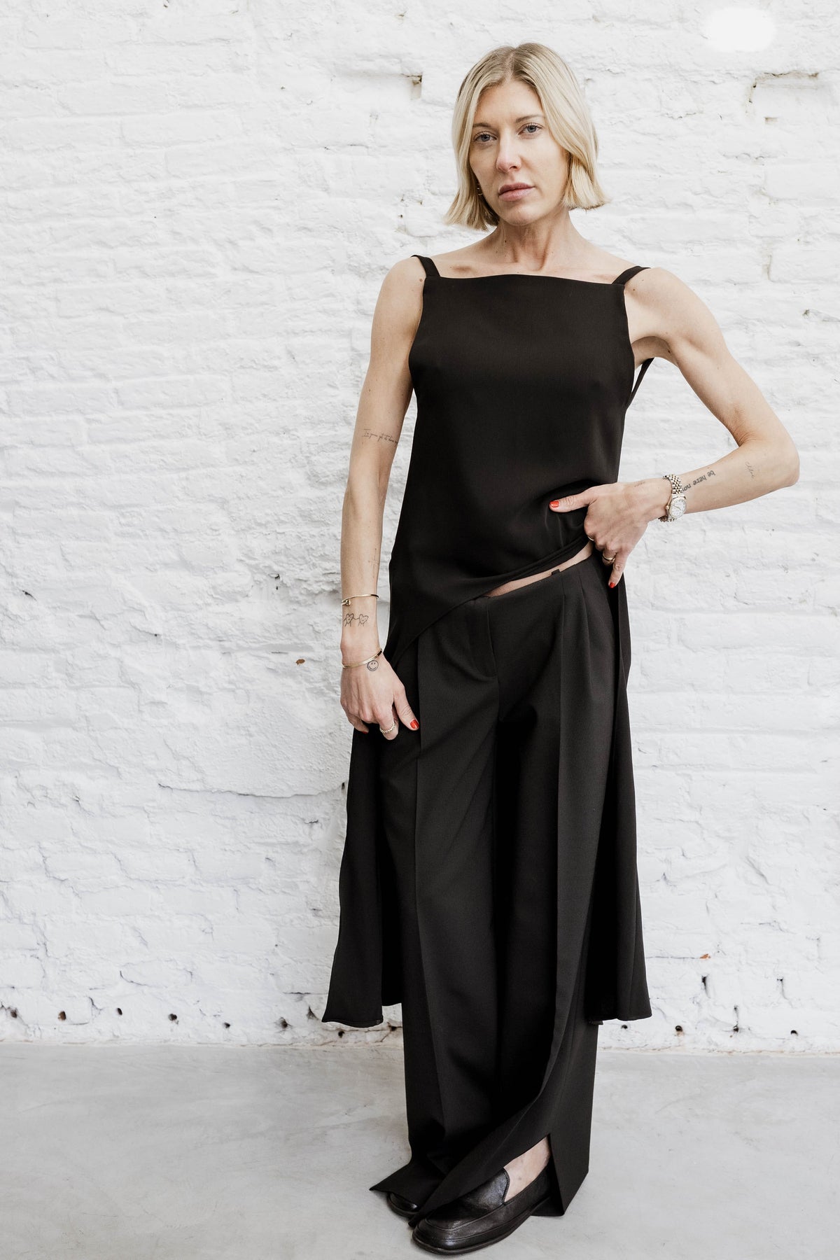 OPEN BACK TOP IN BLACK TOP STUDIO CUT