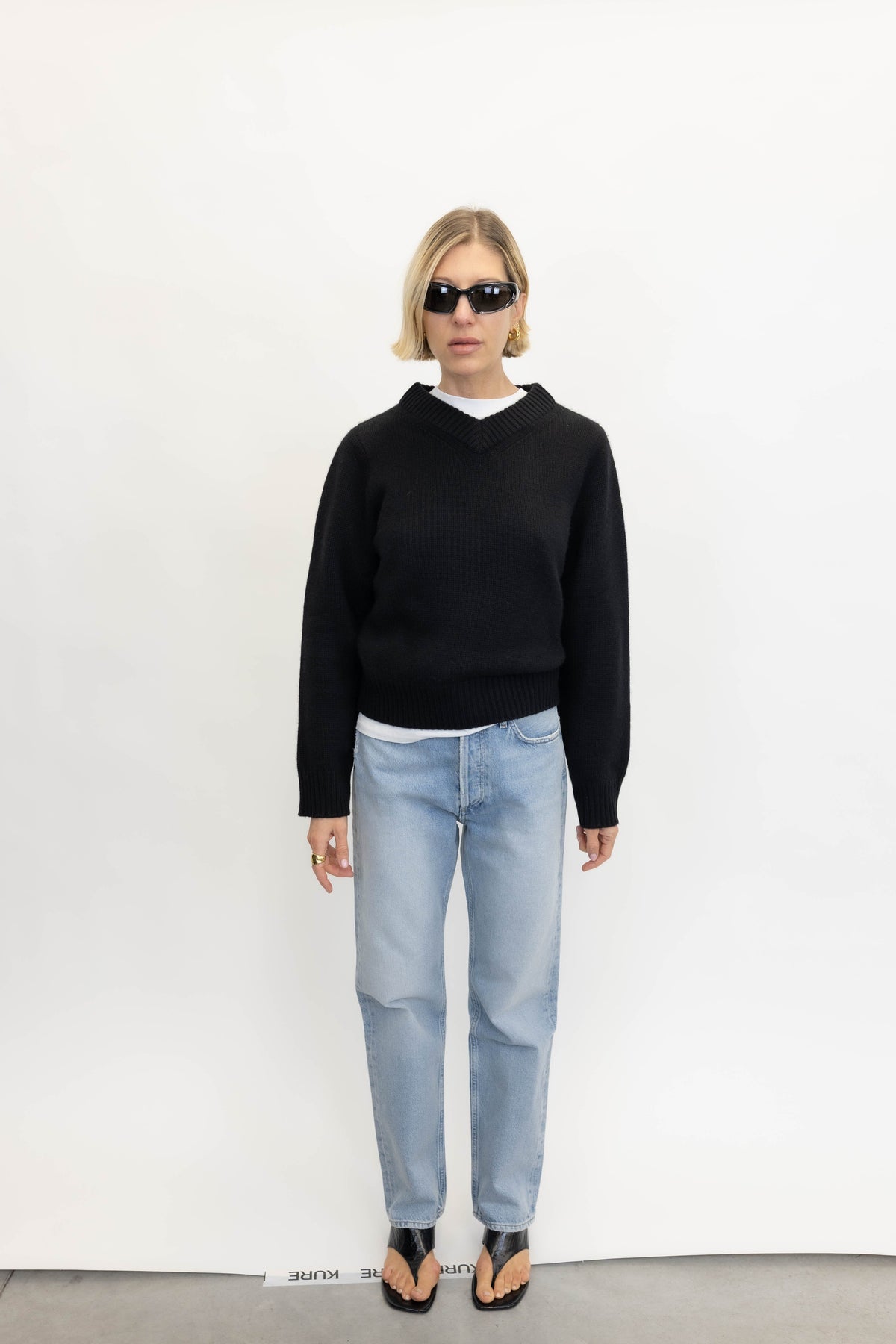 CHUNKY V-NECK KNIT IN BLACK KNIT SOFT GOAT