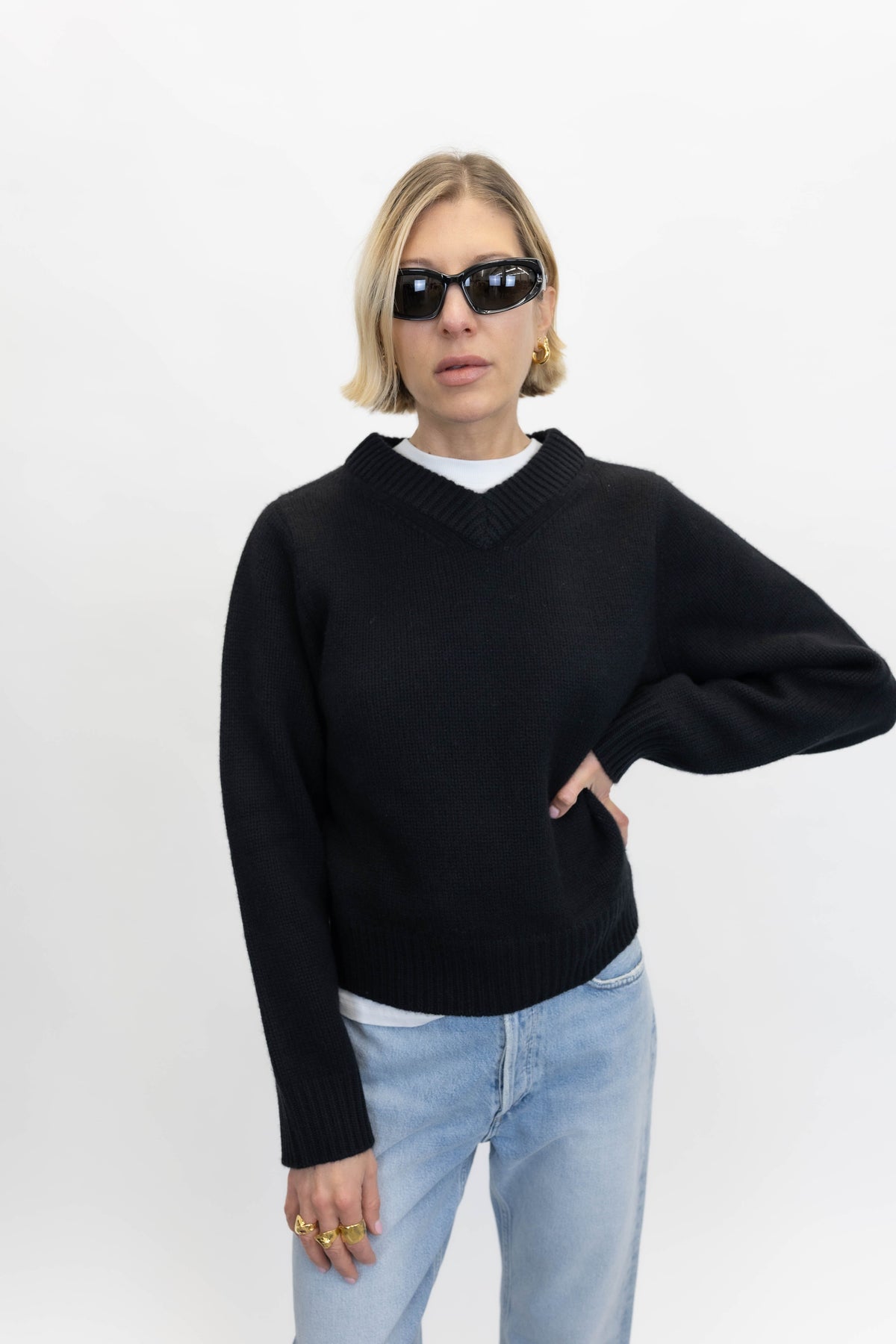 CHUNKY V-NECK IN BLACK KNIT SOFT GOAT