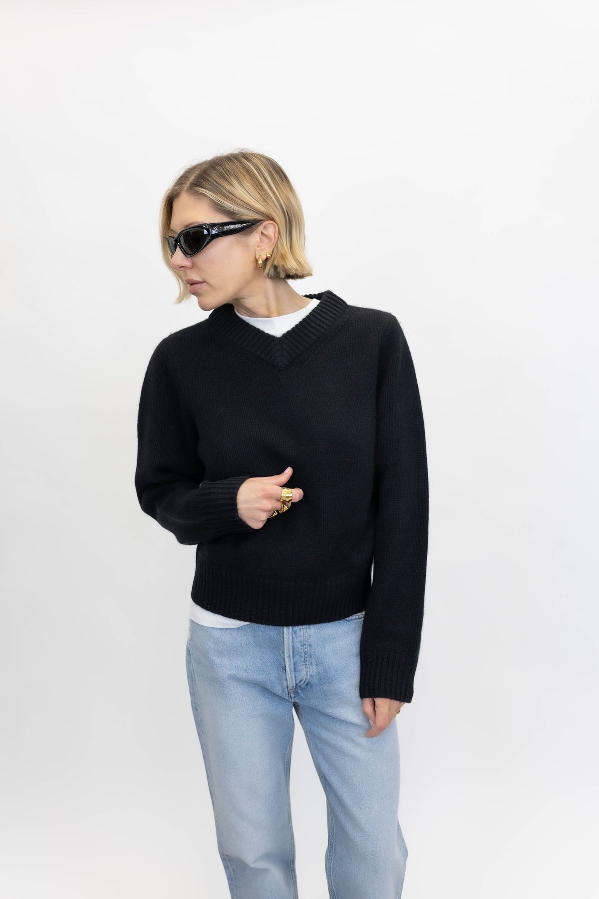 CHUNKY V-NECK KNIT IN BLACK KNIT SOFT GOAT