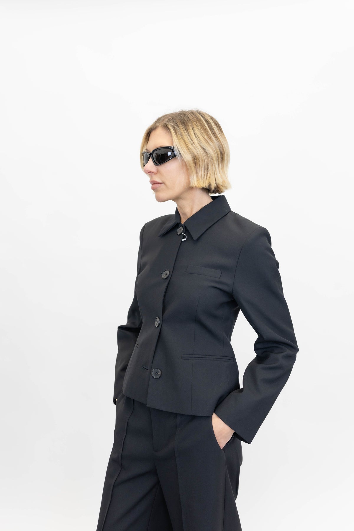 ELA BLAZER IN BLACK BLAZER WON HUNDRED