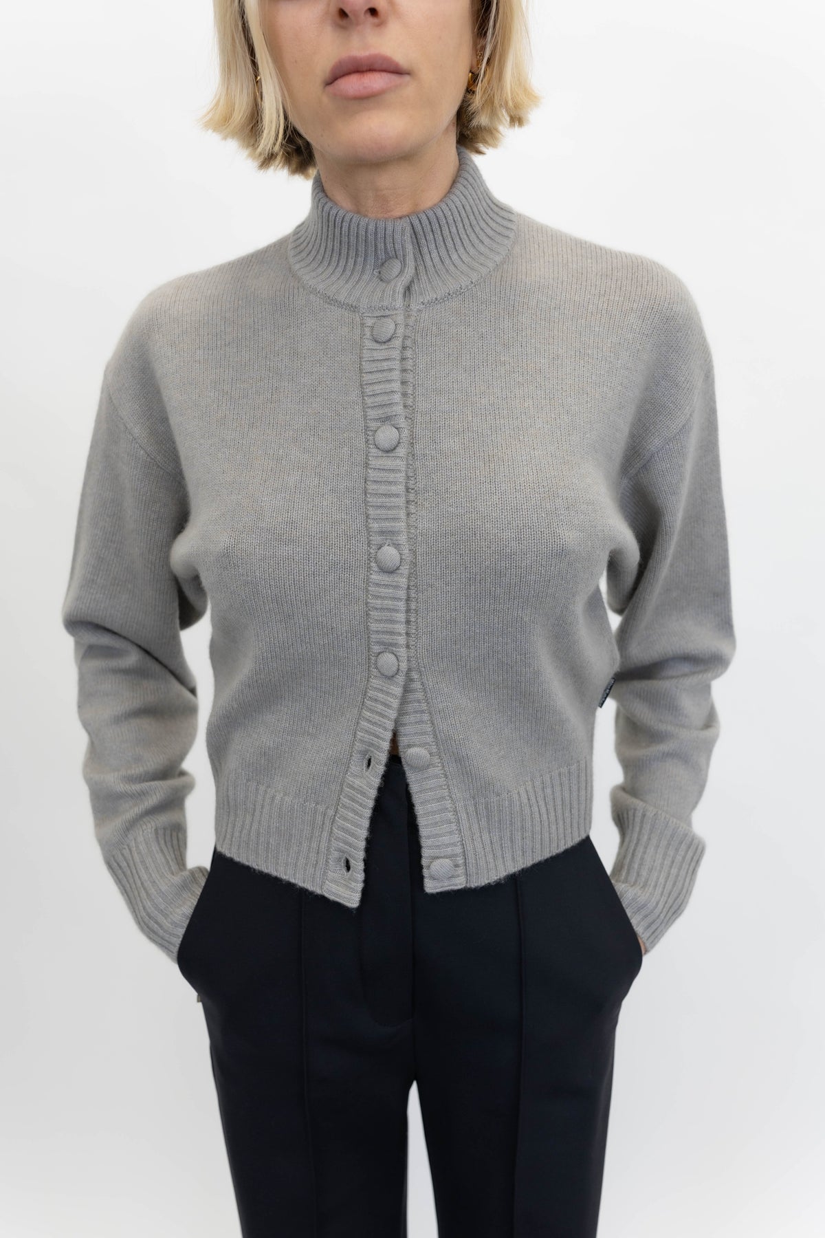 ALEA CASHMERE KNIT CARDIGAN FROST IN GRAY CARDIGAN WON HUNDRED