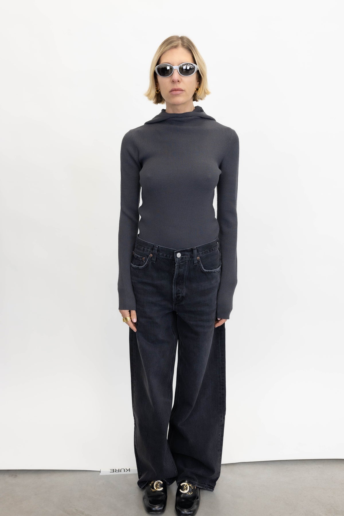 ALANIS HOOD KNIT IN DARK GREY KNIT OVAL SQUARE