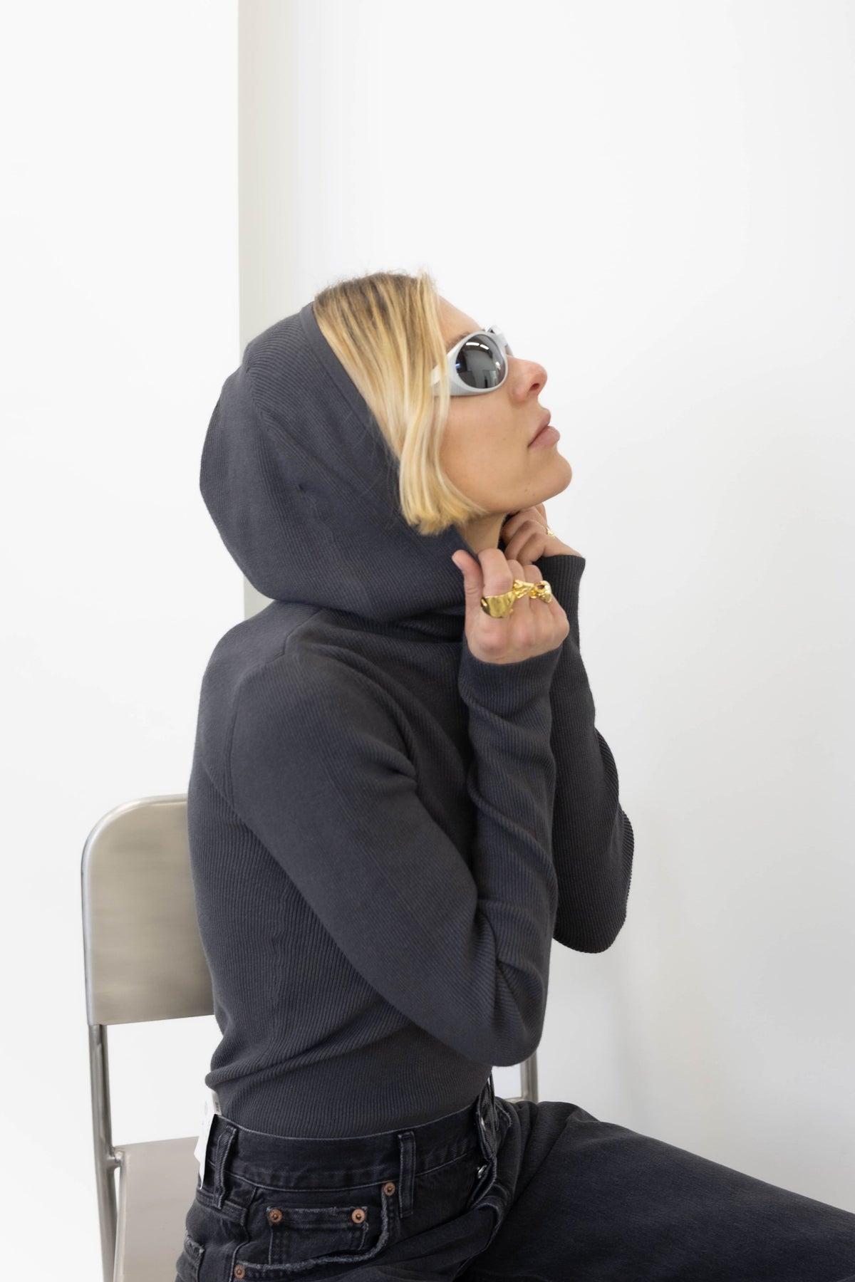 ALANIS HOOD KNIT IN DARK GREY KNIT OVAL SQUARE